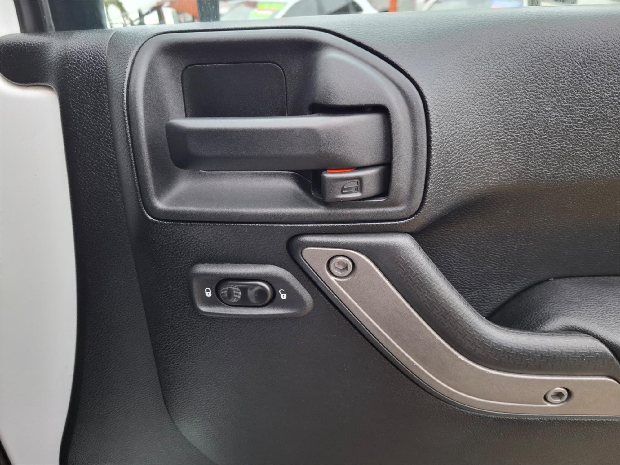 2013 JEEP WRANGLER JK UNLIMITED AUTOMATIC SOFT TOP