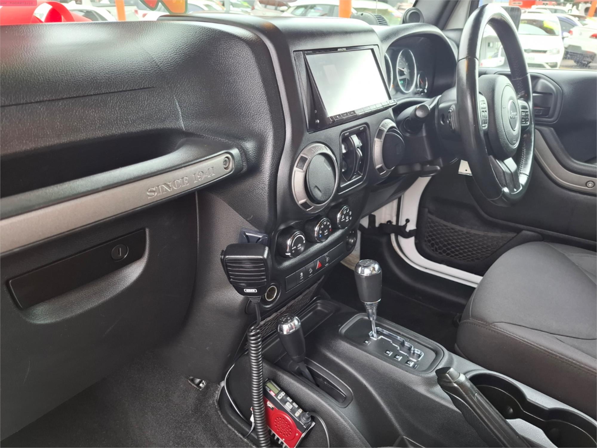 2013 JEEP WRANGLER JK UNLIMITED AUTOMATIC SOFT TOP