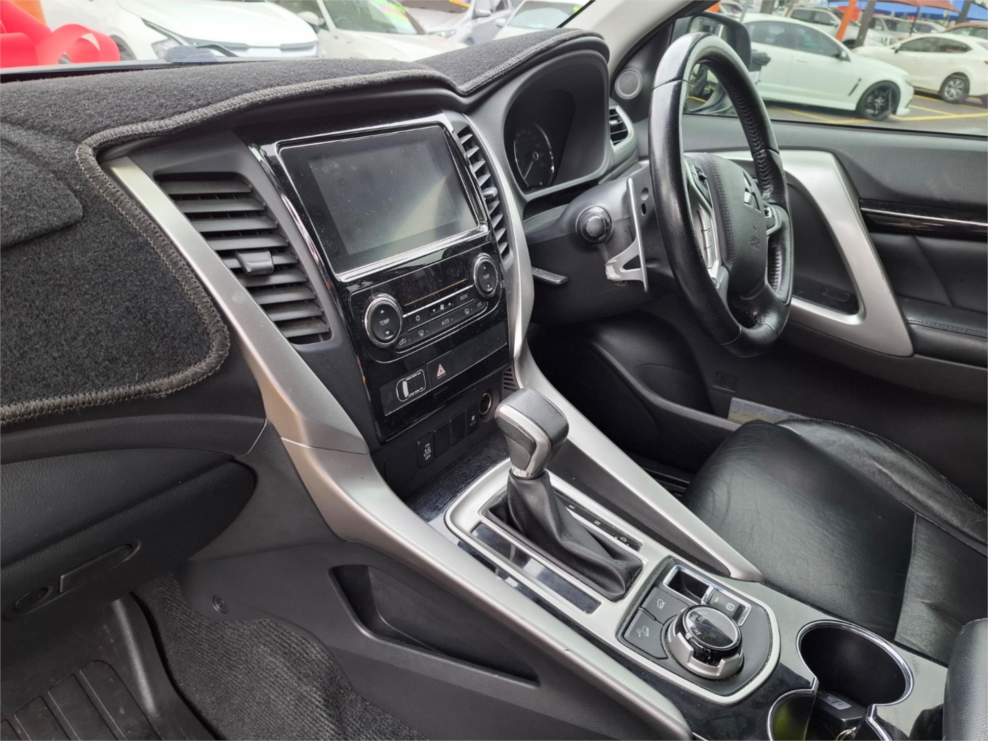 2017 MITSUBISHI PAJERO SPORT MY16 GLX (4x4) 5 SEAT 8 SP AUTOMATIC 4D WAGON