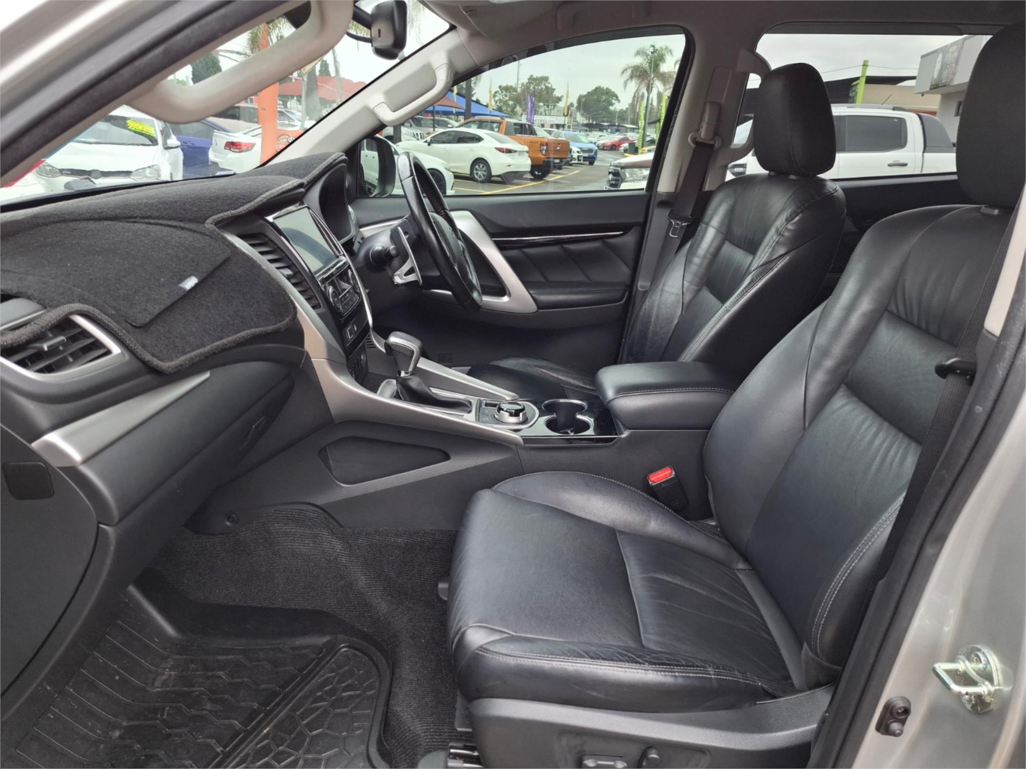 2017 MITSUBISHI PAJERO SPORT MY16 GLX (4x4) 5 SEAT 8 SP AUTOMATIC 4D WAGON