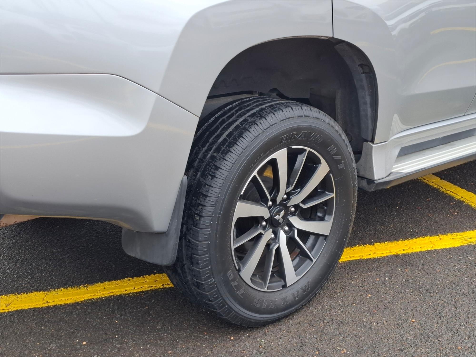 2017 MITSUBISHI PAJERO SPORT MY16 GLX (4x4) 5 SEAT 8 SP AUTOMATIC 4D WAGON