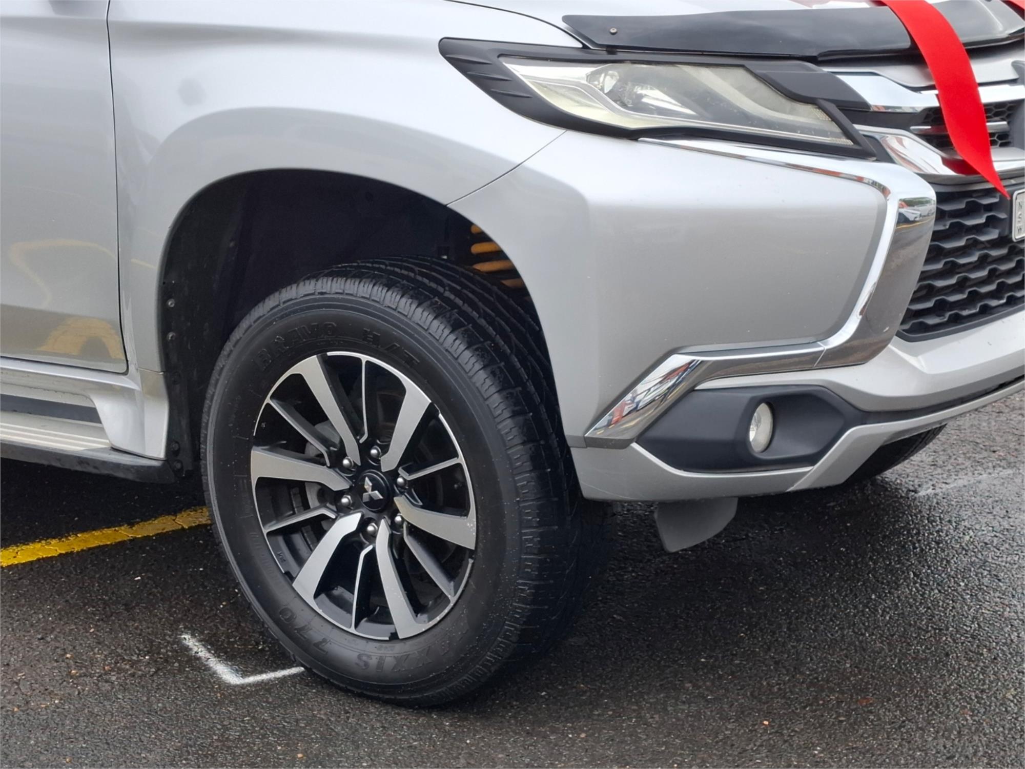 2017 MITSUBISHI PAJERO SPORT MY16 GLX (4x4) 5 SEAT 8 SP AUTOMATIC 4D WAGON
