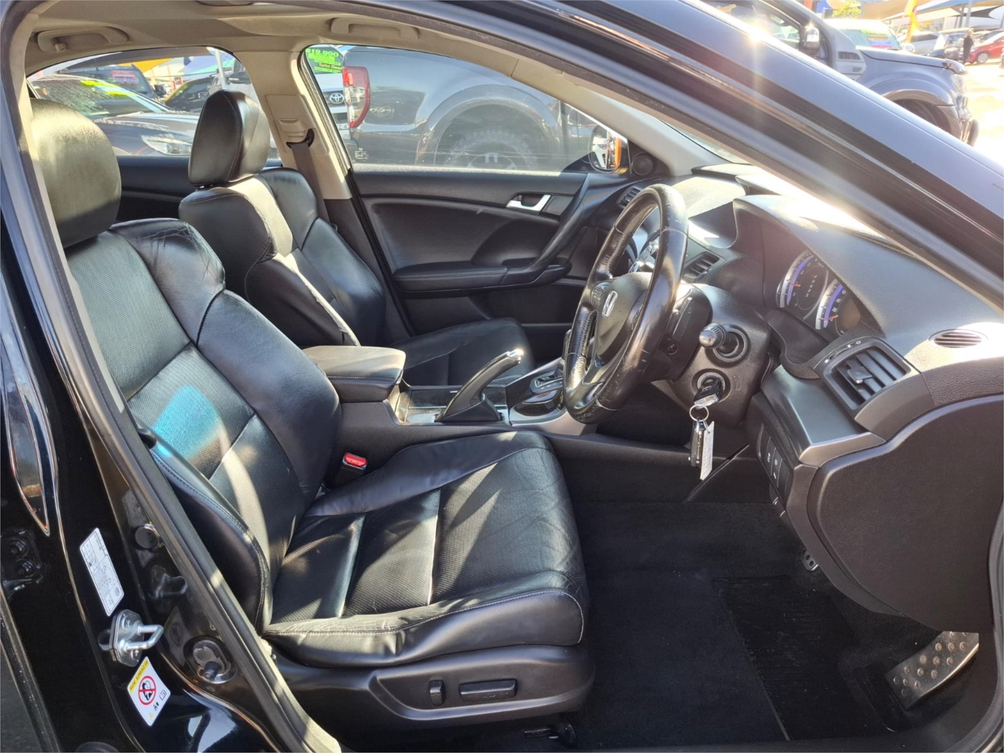 2012 HONDA ACCORD 50 MY11 V6-L 5 SP AUTOMATIC 4D SEDAN
