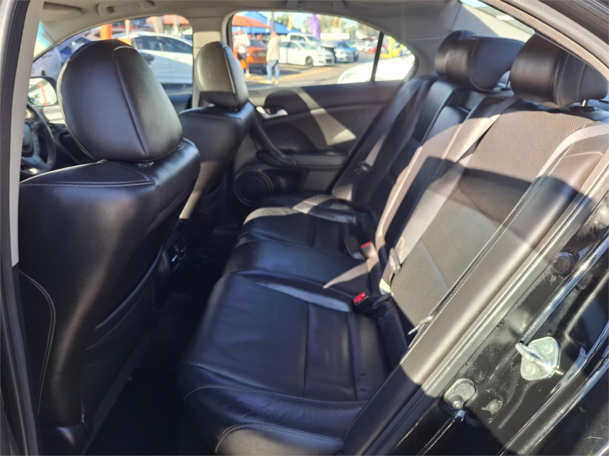 2012 HONDA ACCORD 50 MY11 V6-L 5 SP AUTOMATIC 4D SEDAN