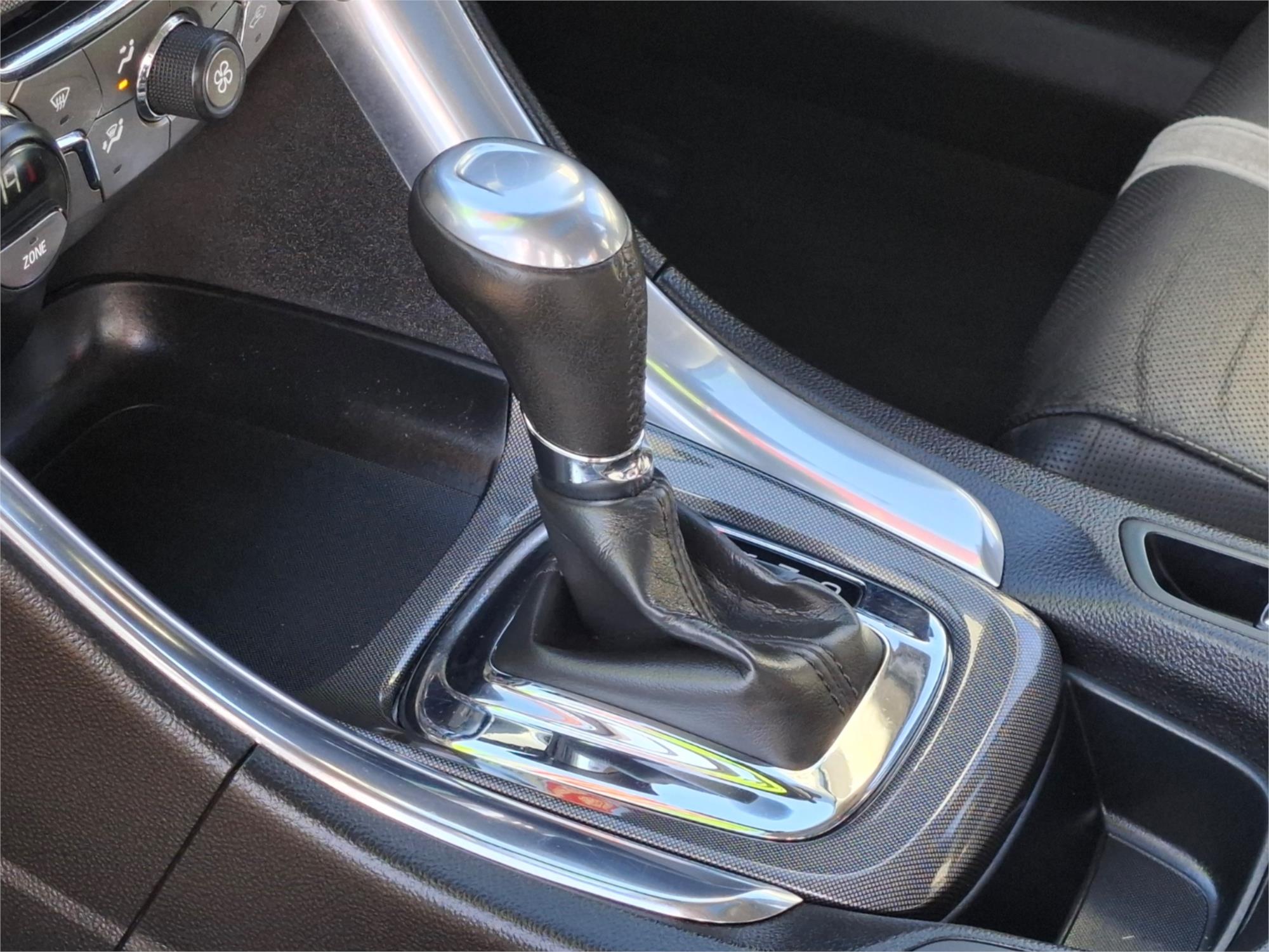 2015 HOLDEN CALAIS VF II V 6 SP AUTOMATIC 4D SEDAN