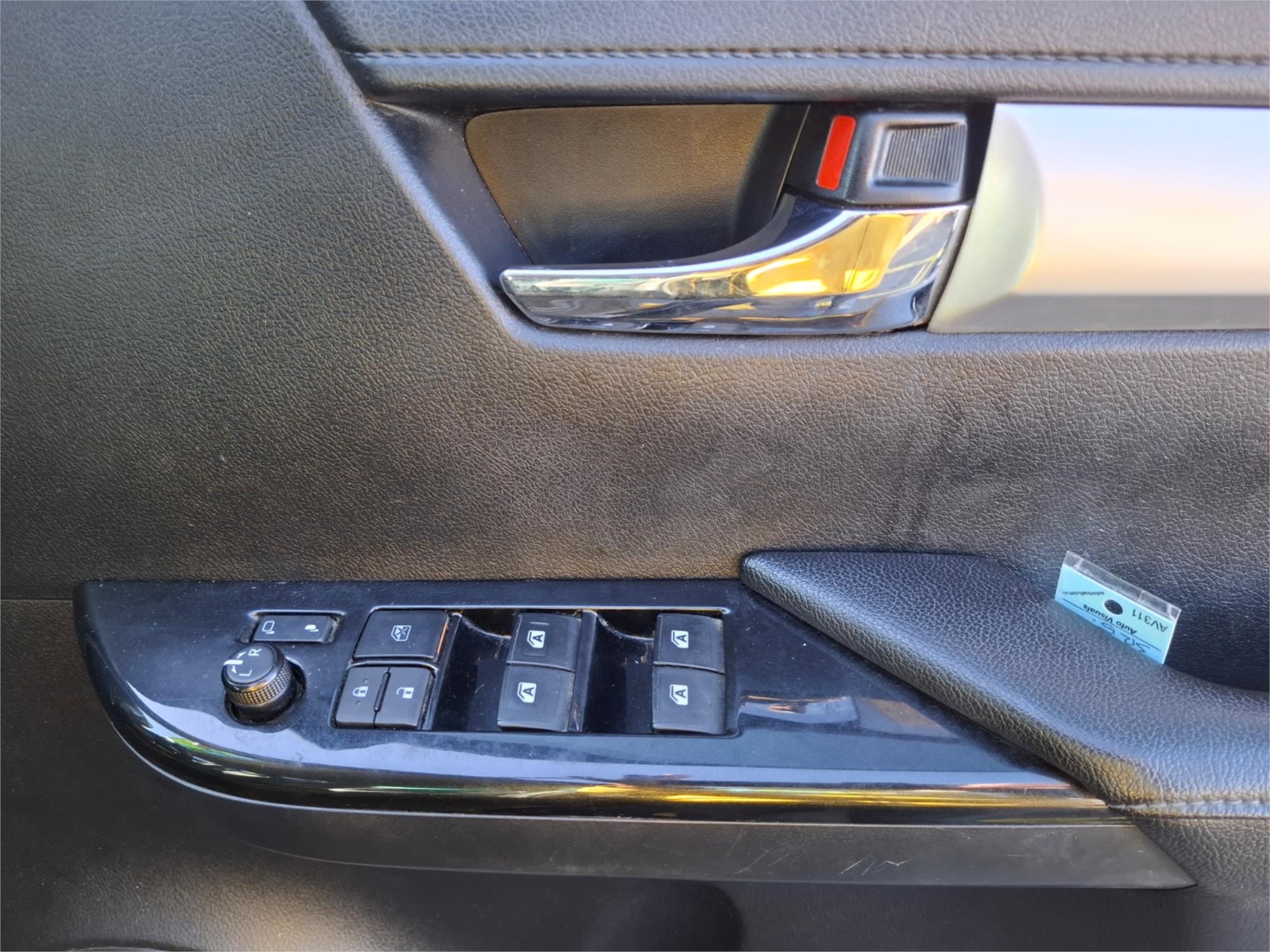 2016 TOYOTA HILUX GUN126R SR5 (4x4) 6 SP AUTOMATIC DUAL CAB UTILITY