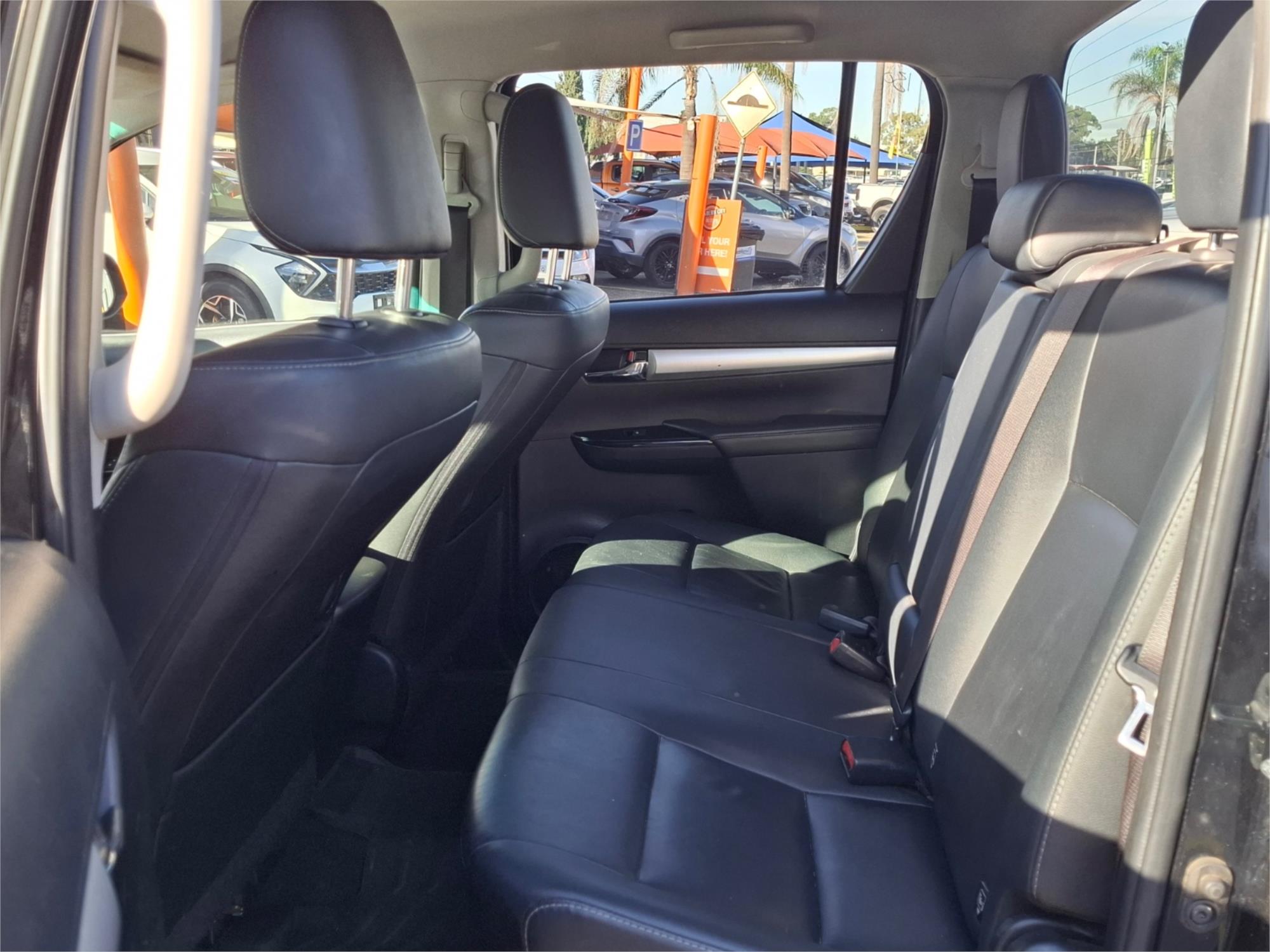 2016 TOYOTA HILUX GUN126R SR5 (4x4) 6 SP AUTOMATIC DUAL CAB UTILITY