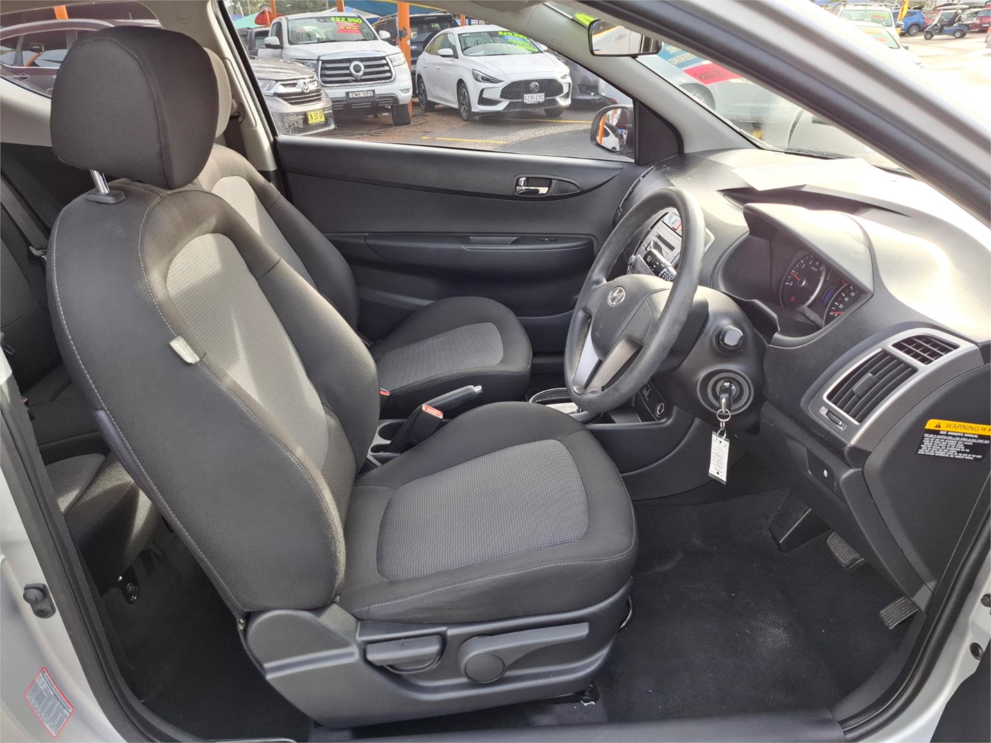 2012 HYUNDAI i20 PB MY12 ACTIVE 4 SP AUTOMATIC 3D HATCHBACK