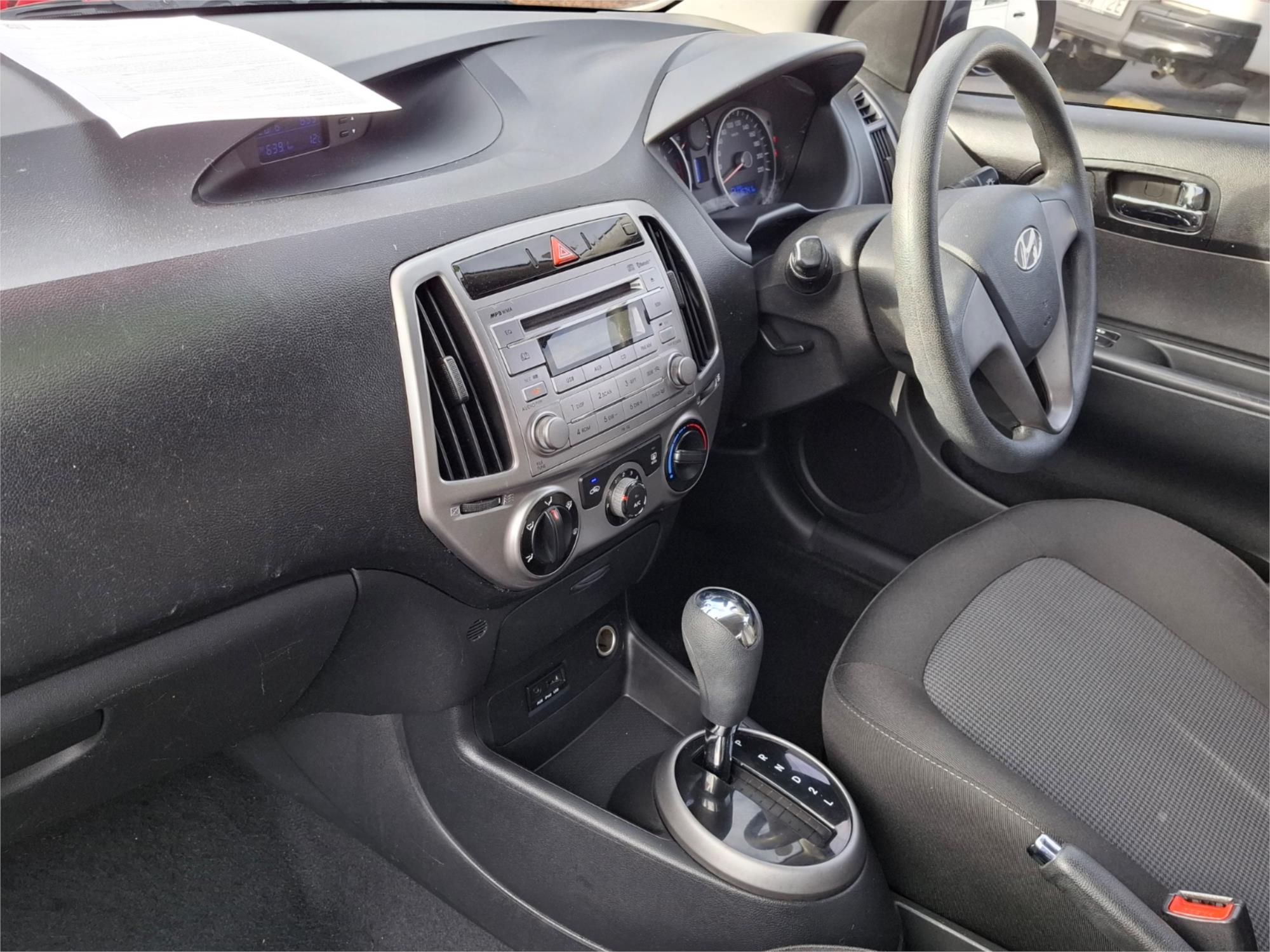 2012 HYUNDAI i20 PB MY12 ACTIVE 4 SP AUTOMATIC 3D HATCHBACK
