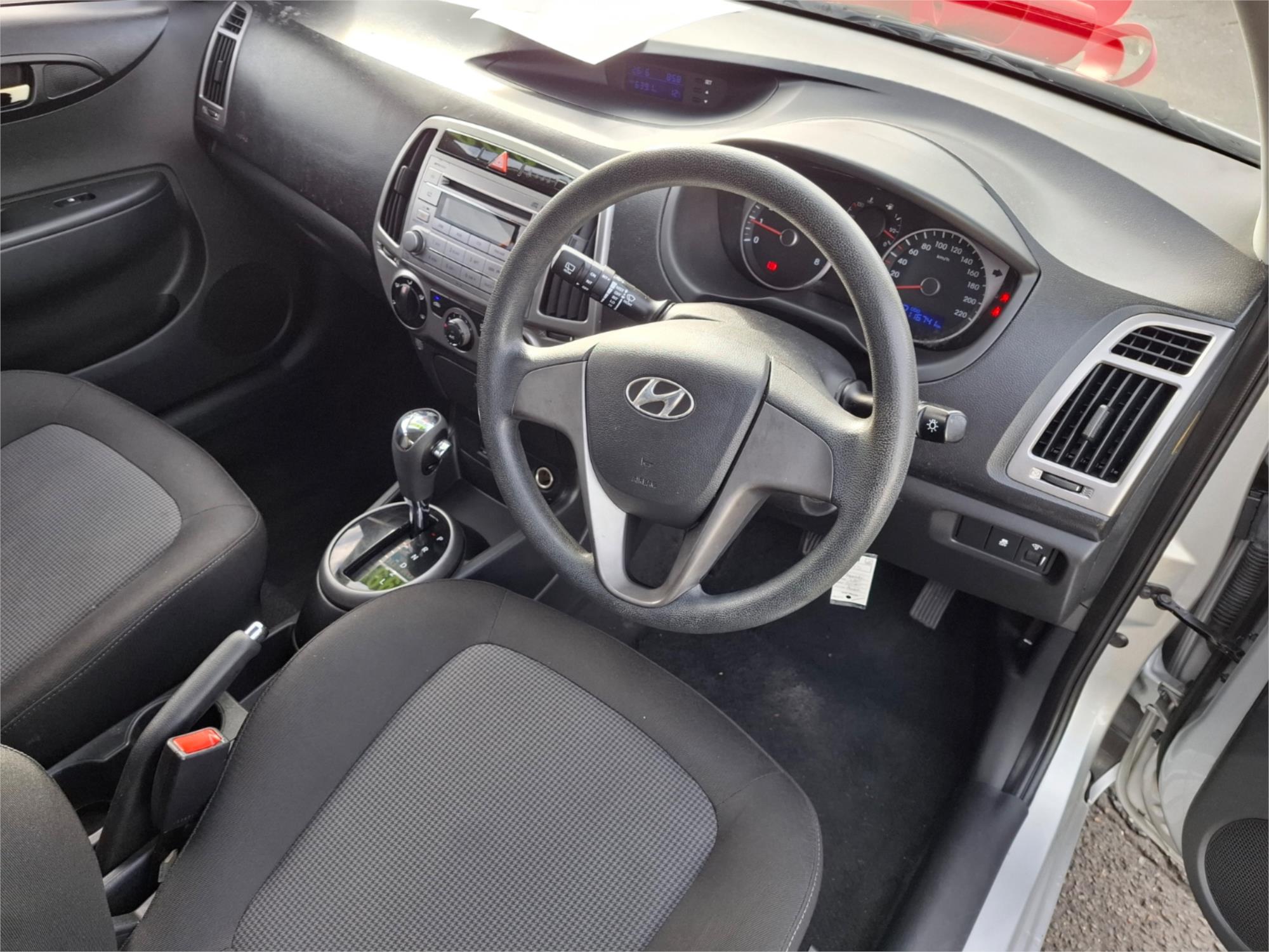 2012 HYUNDAI i20 PB MY12 ACTIVE 4 SP AUTOMATIC 3D HATCHBACK