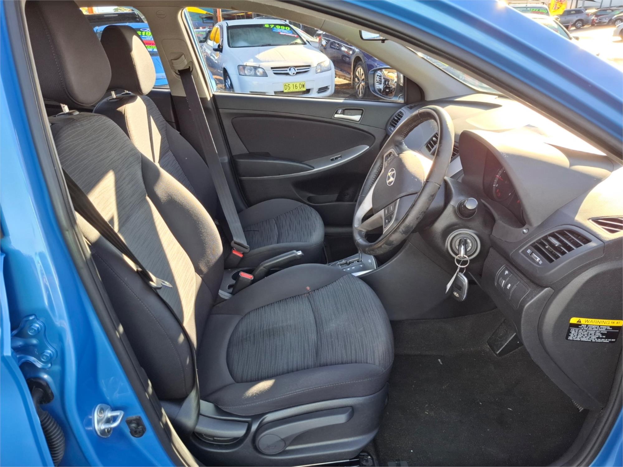 2017 HYUNDAI ACCENT RB6 MY18 SPORT 6 SP AUTOMATIC 5D HATCHBACK