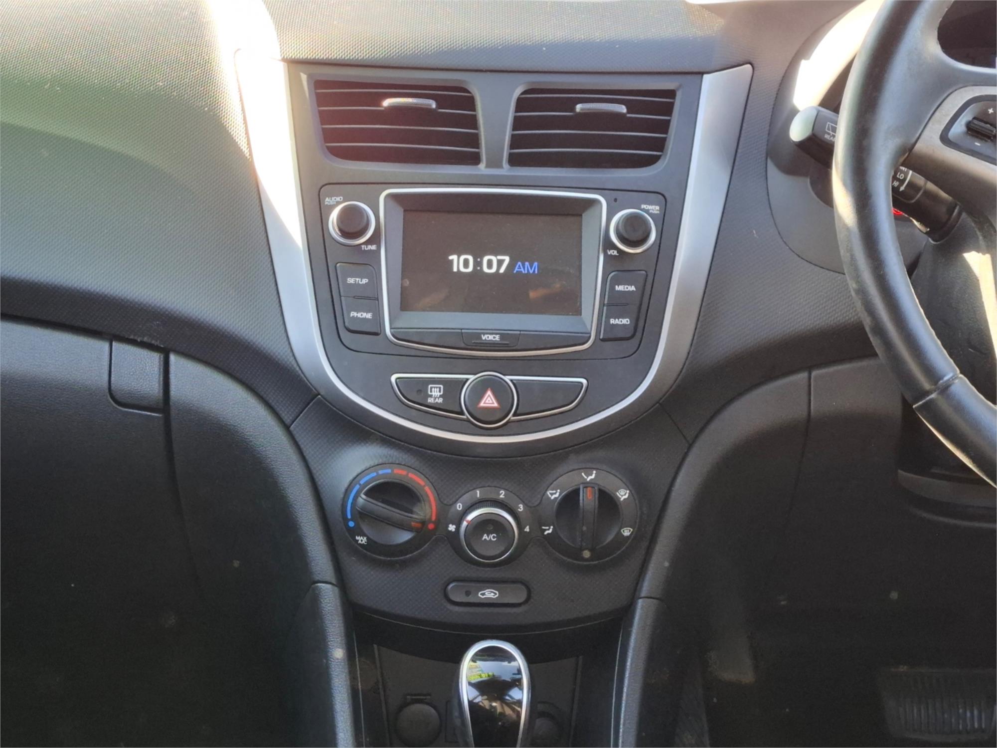 2017 HYUNDAI ACCENT RB6 MY18 SPORT 6 SP AUTOMATIC 5D HATCHBACK