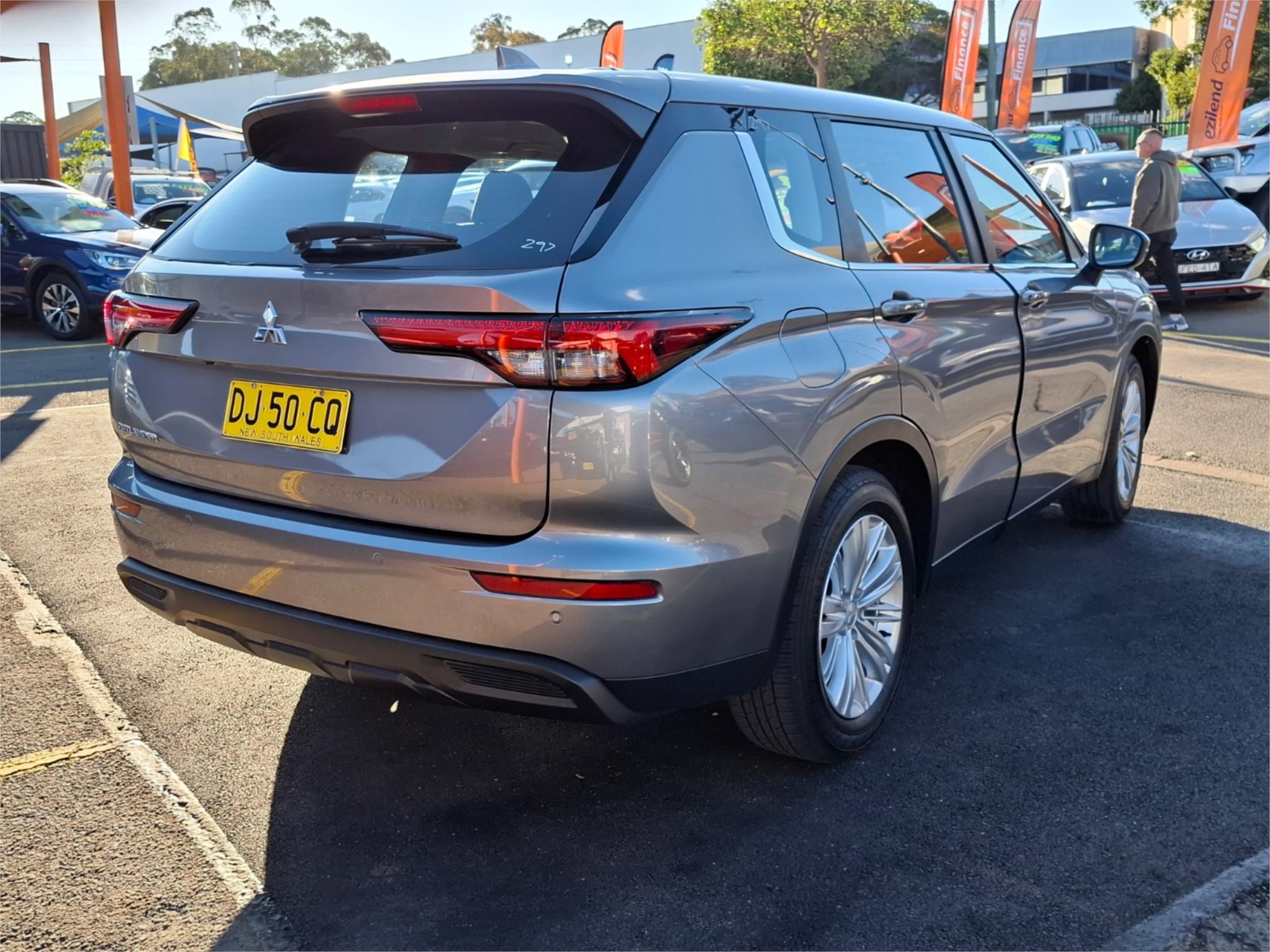 2023 MITSUBISHI OUTLANDER ZM MY23 ES 5 SEAT (2WD) CVT AUTO 8 SPEED 4D WAGON