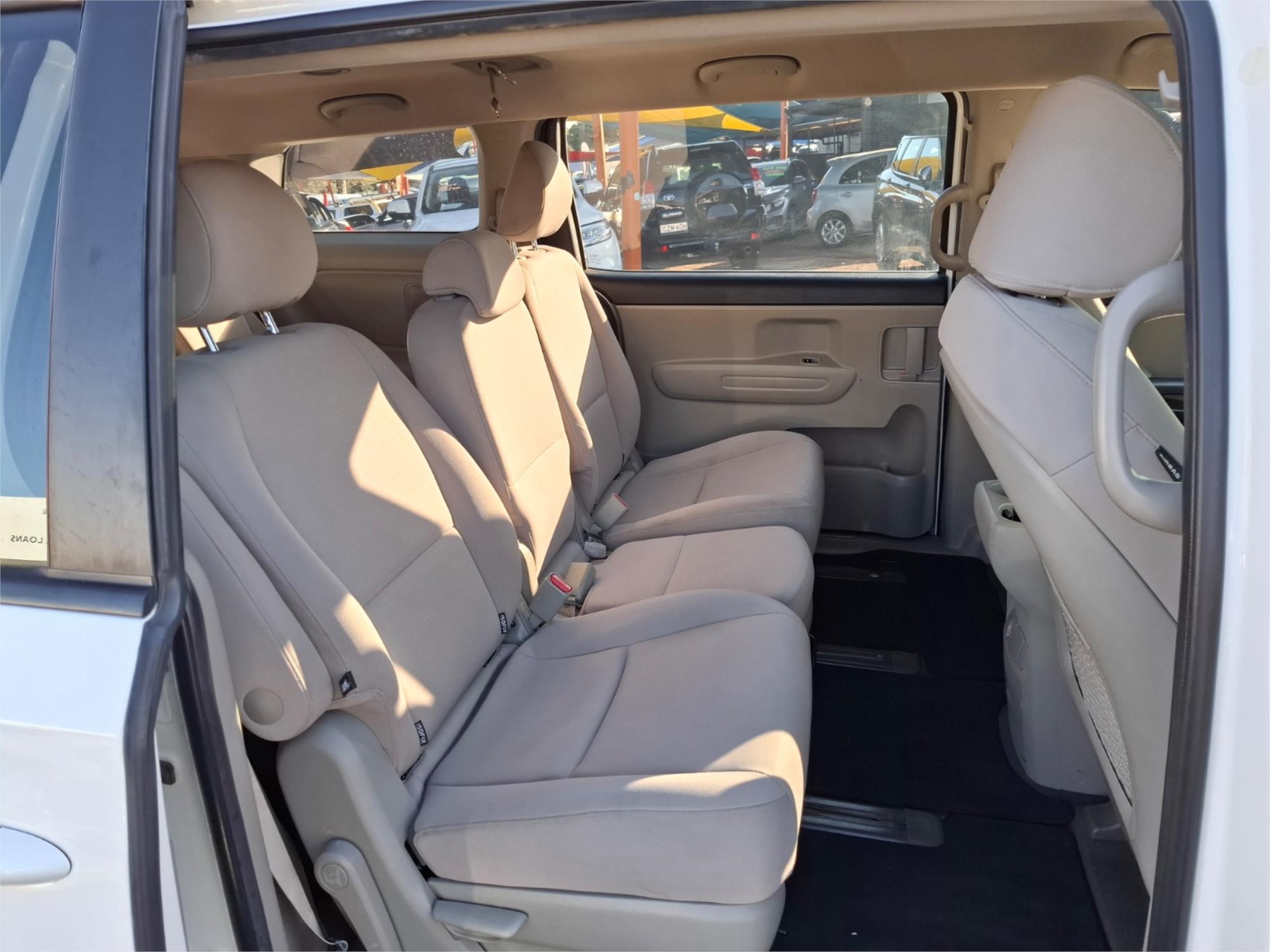 2019 KIA CARNIVAL YP PE MY19 S 8 SP AUTOMATIC 4D WAGON