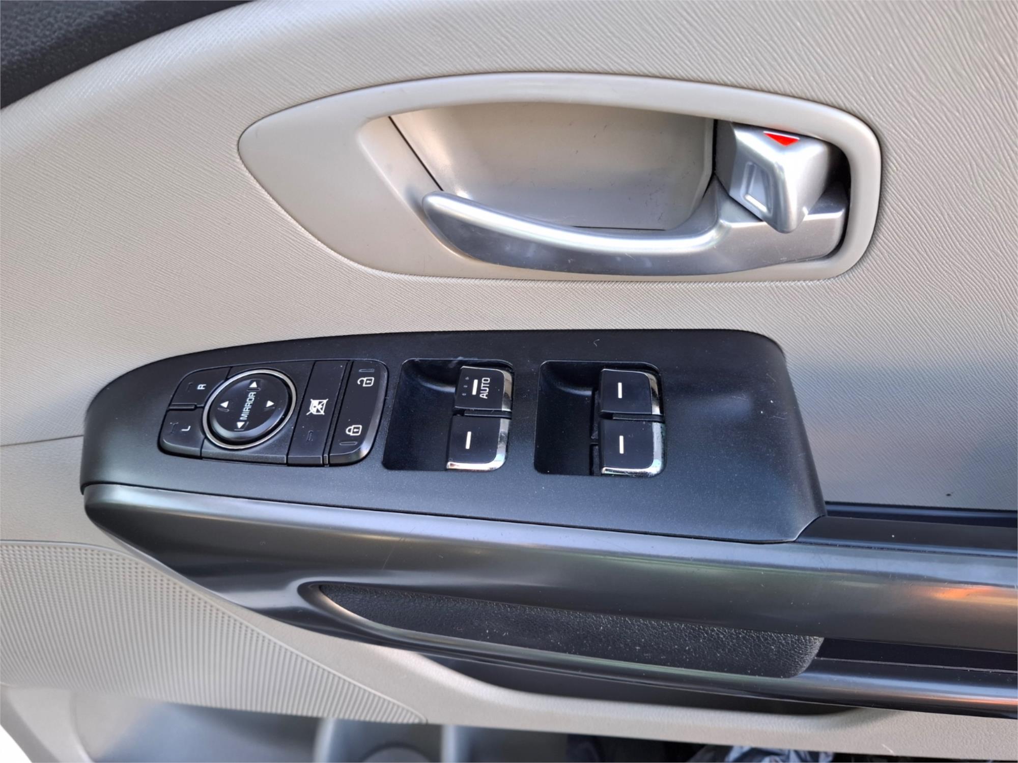 2019 KIA CARNIVAL YP PE MY19 S 8 SP AUTOMATIC 4D WAGON