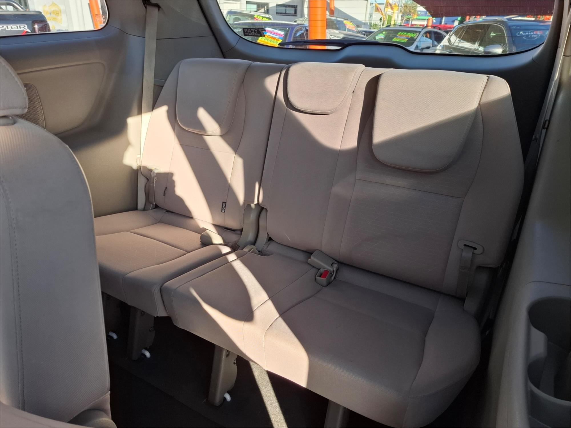 2019 KIA CARNIVAL YP PE MY19 S 8 SP AUTOMATIC 4D WAGON