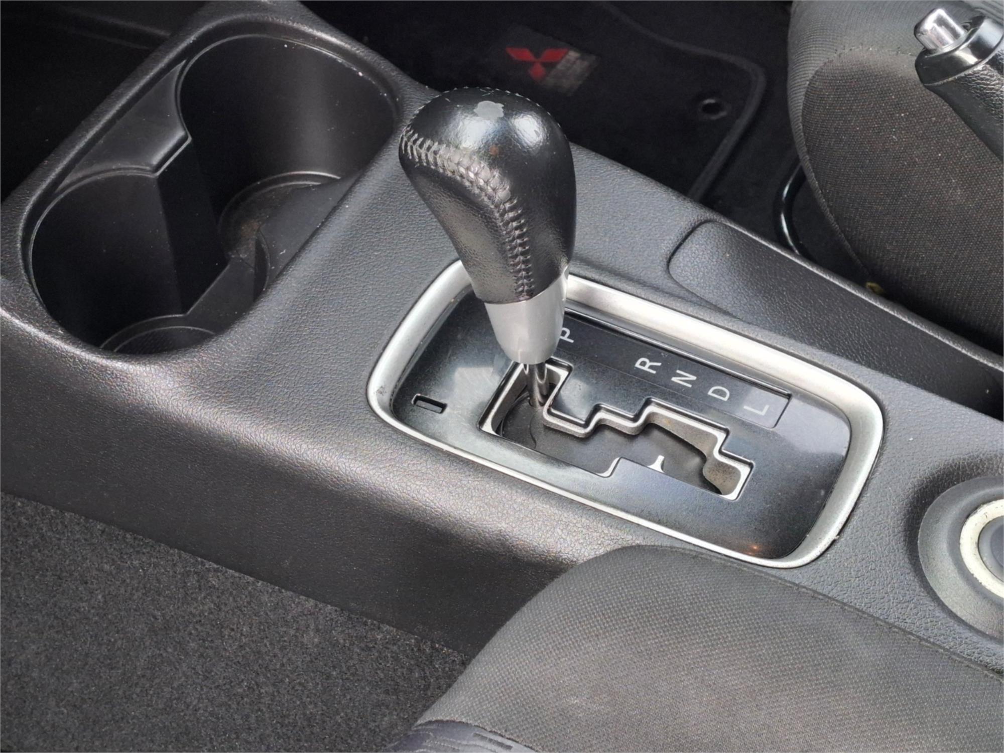 2013 MITSUBISHI OUTLANDER ZJ ES (4x2) CONTINUOUS VARIABLE 4D WAGON