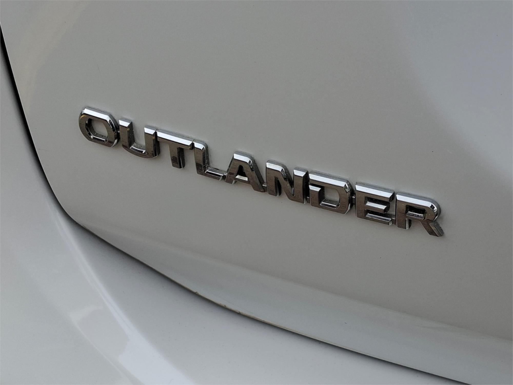 2013 MITSUBISHI OUTLANDER ZJ ES (4x2) CONTINUOUS VARIABLE 4D WAGON