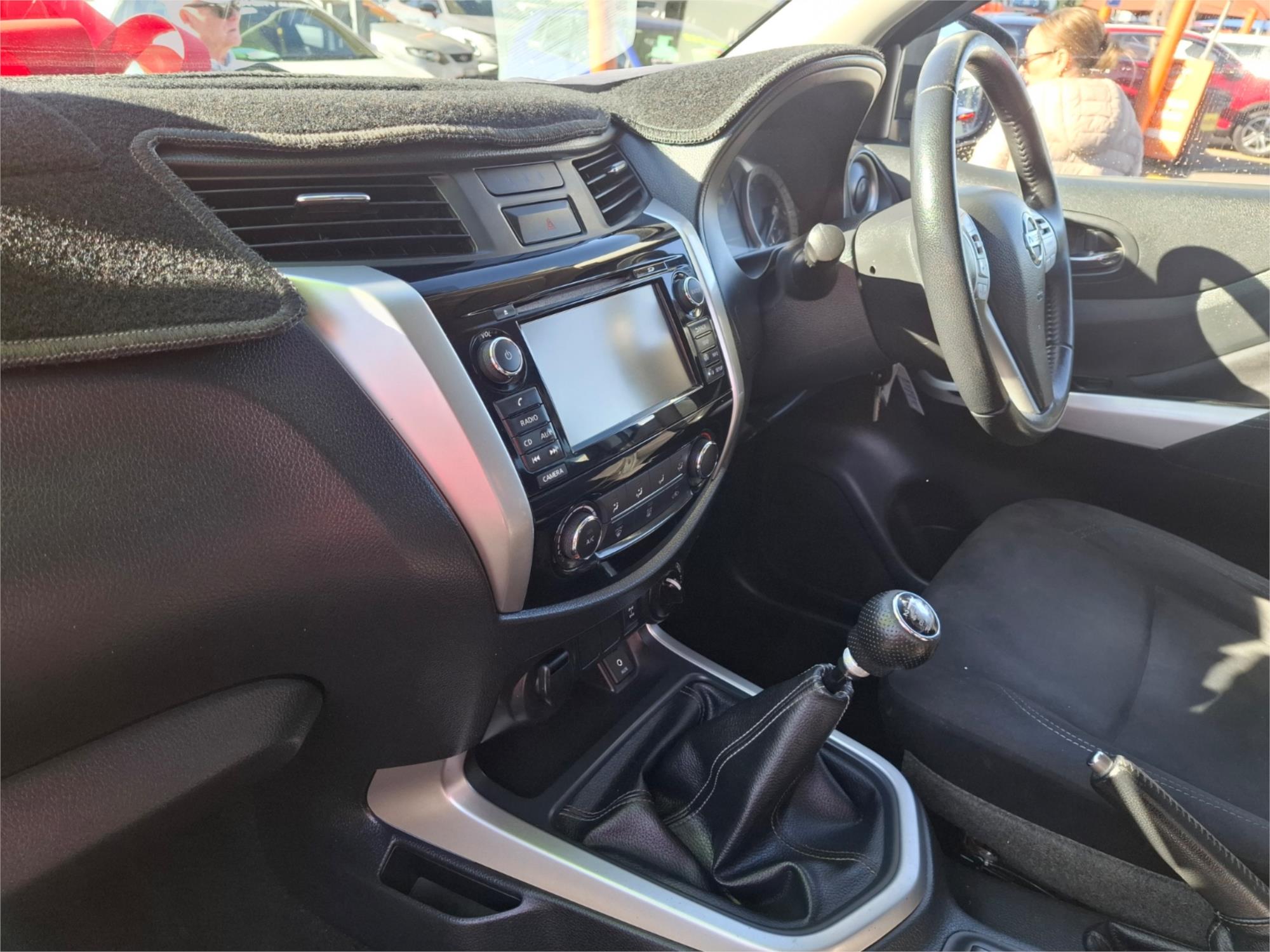 2017 NISSAN NAVARA D23 SERIES II ST (4x2) 6 SP MANUAL DUAL CAB UTILITY