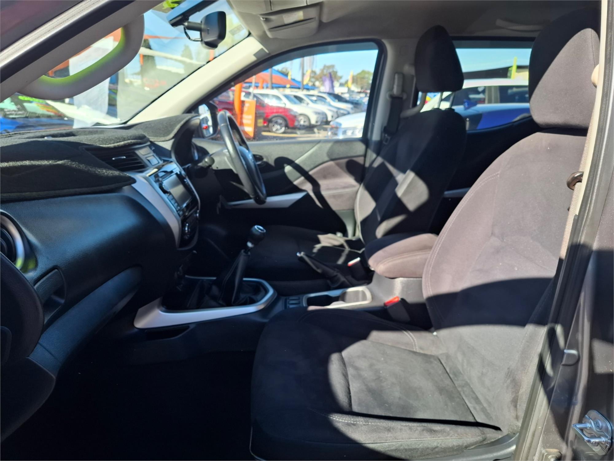 2017 NISSAN NAVARA D23 SERIES II ST (4x2) 6 SP MANUAL DUAL CAB UTILITY