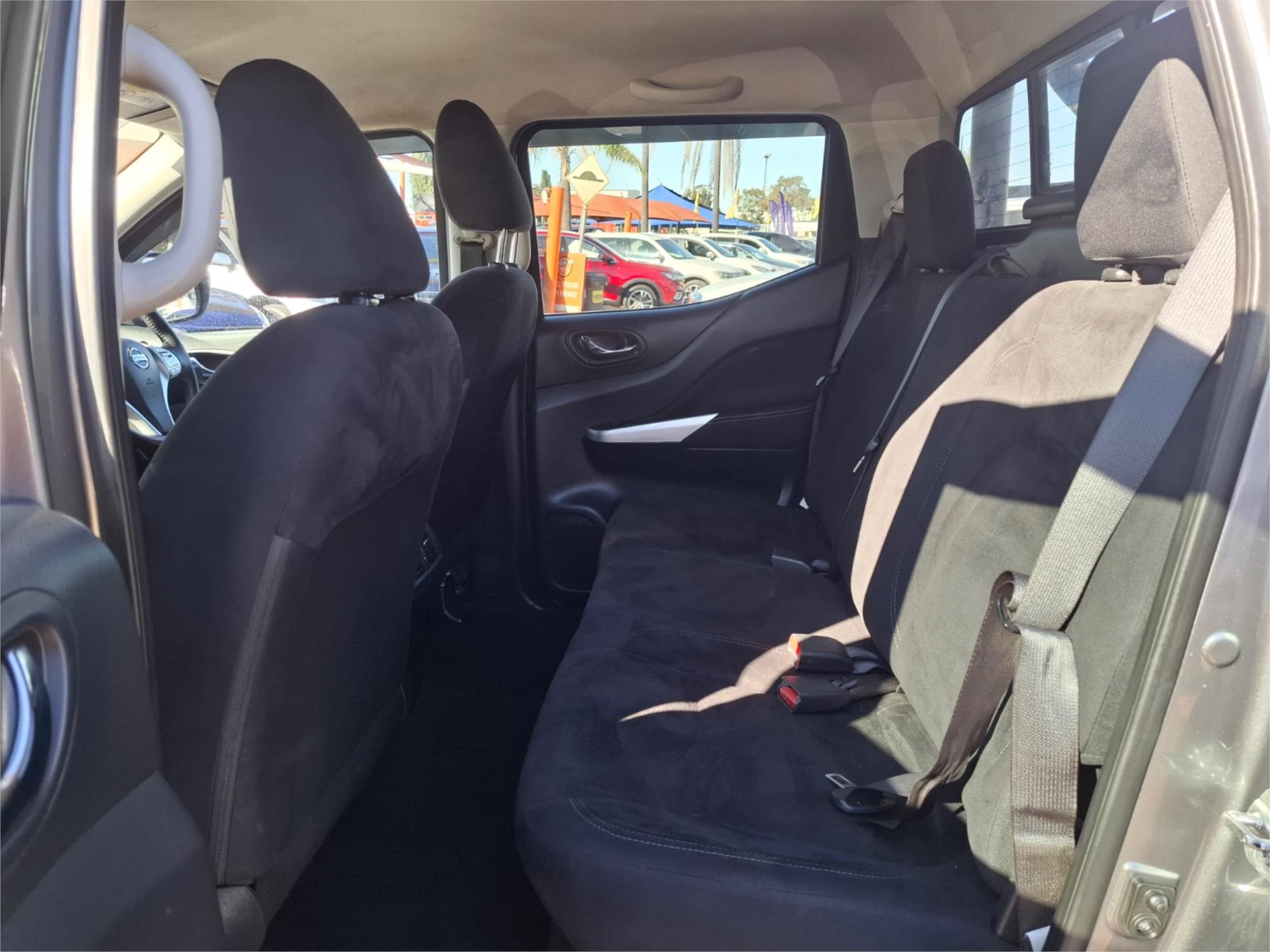 2017 NISSAN NAVARA D23 SERIES II ST (4x2) 6 SP MANUAL DUAL CAB UTILITY