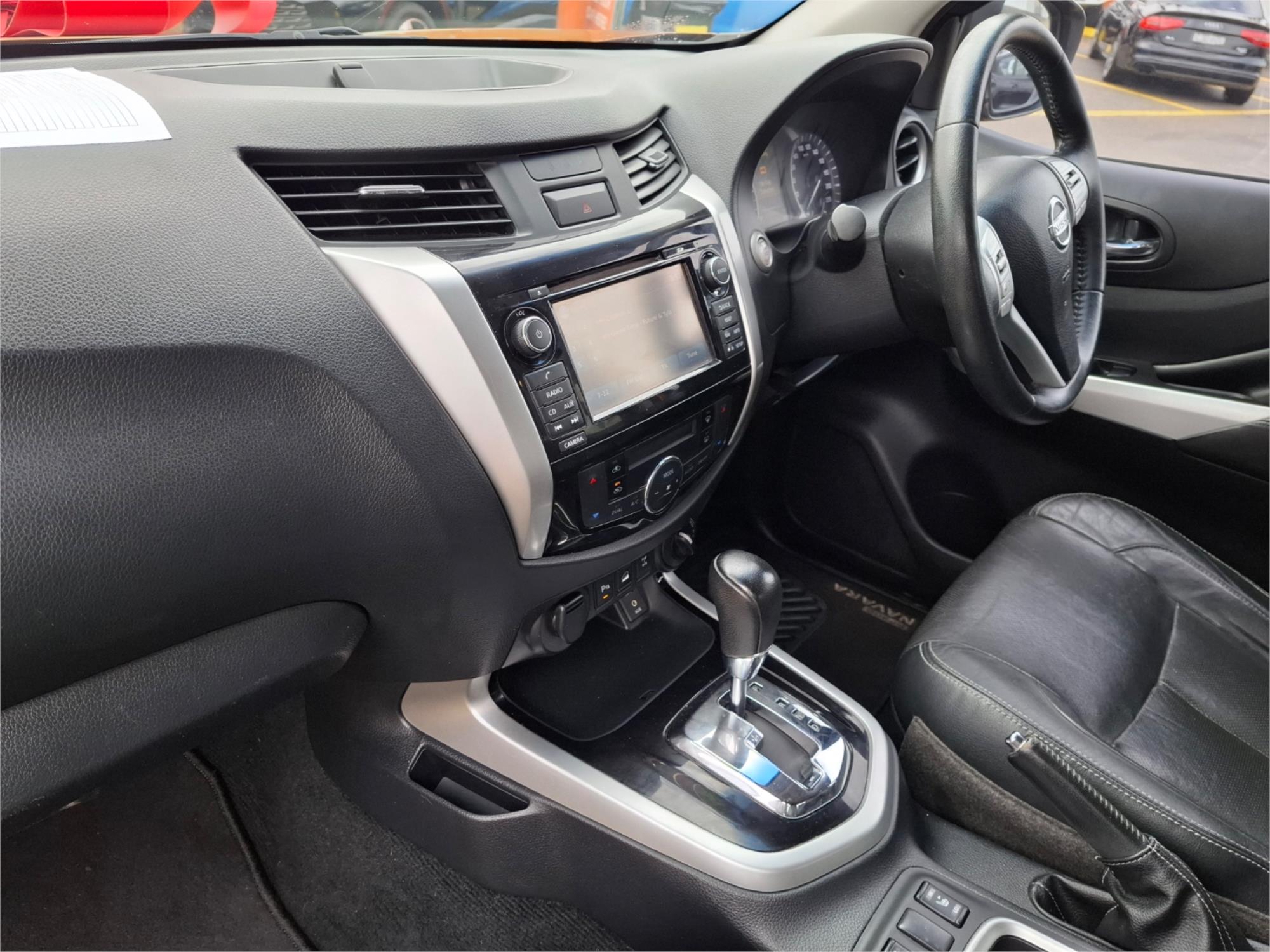 2015 NISSAN NAVARA NP300 D23 ST-X (4x2) 7 SP AUTOMATIC DUAL CAB UTILITY