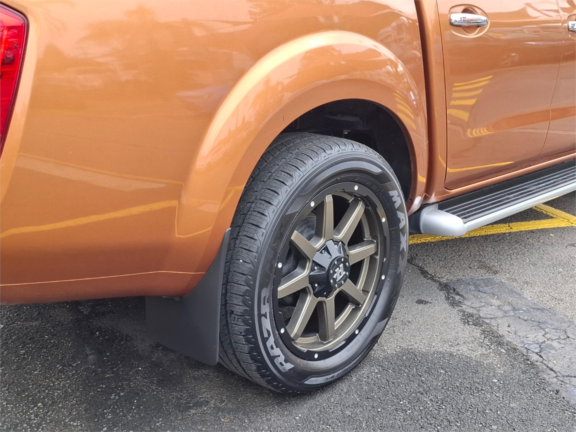 2015 NISSAN NAVARA NP300 D23 ST-X (4x2) 7 SP AUTOMATIC DUAL CAB UTILITY