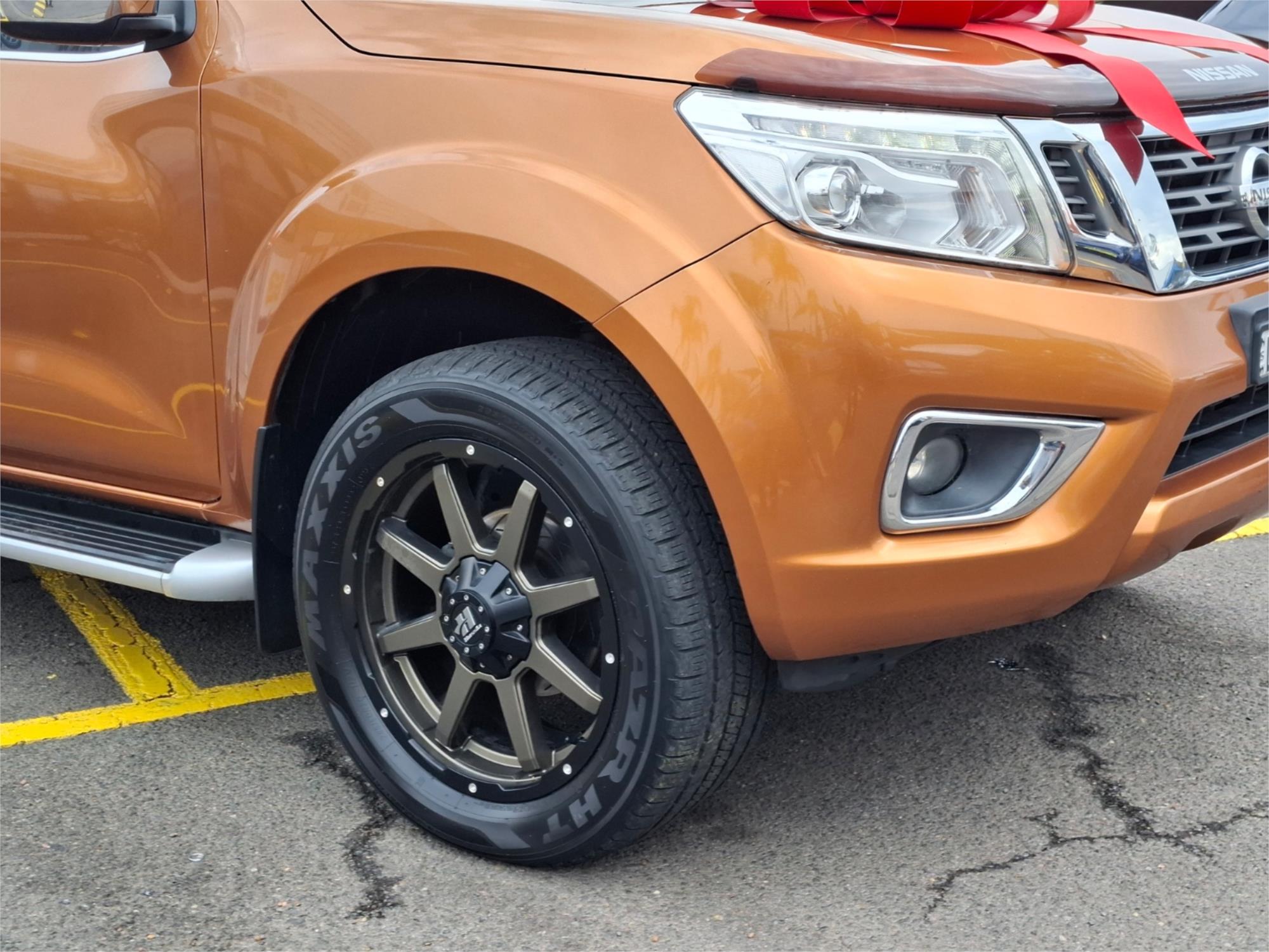 2015 NISSAN NAVARA NP300 D23 ST-X (4x2) 7 SP AUTOMATIC DUAL CAB UTILITY