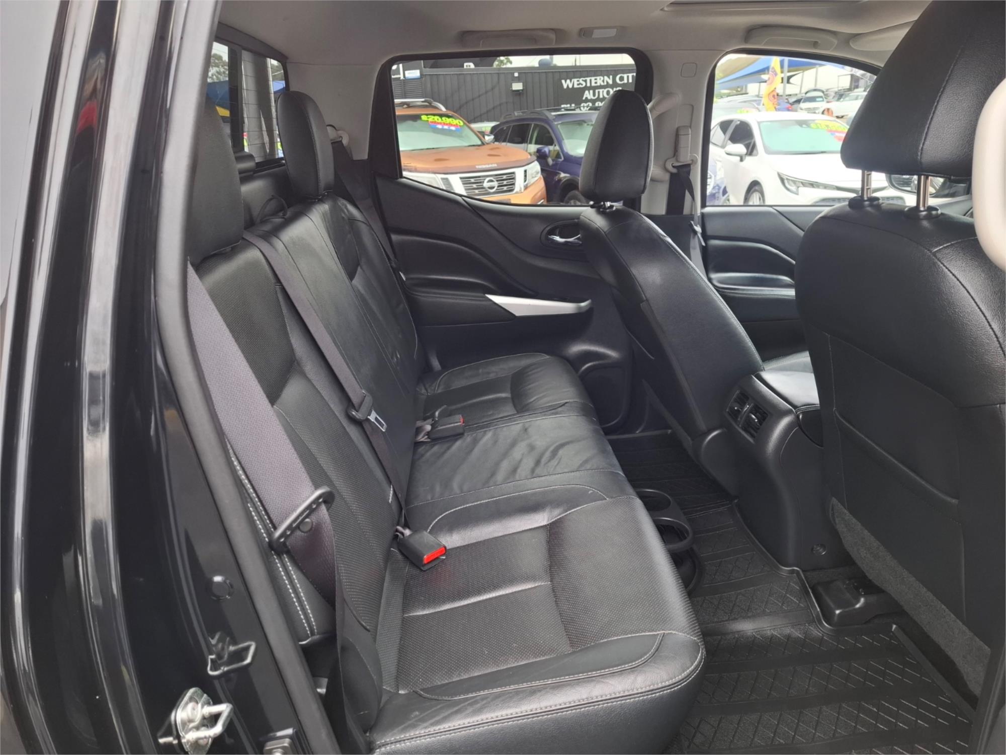 2015 NISSAN NAVARA NP300 D23 ST-X (4x2) 6 SP MANUAL DUAL CAB UTILITY