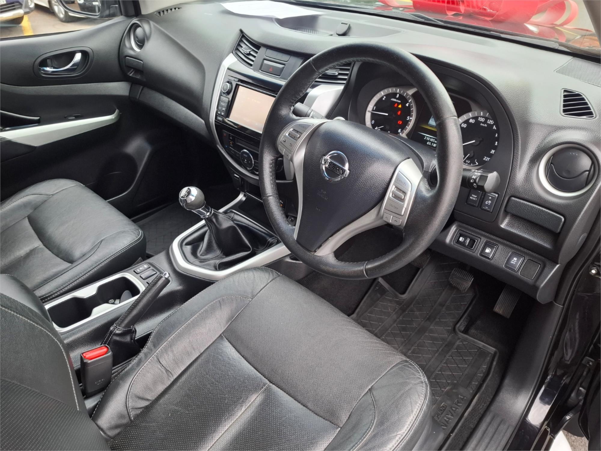 2015 NISSAN NAVARA NP300 D23 ST-X (4x2) 6 SP MANUAL DUAL CAB UTILITY