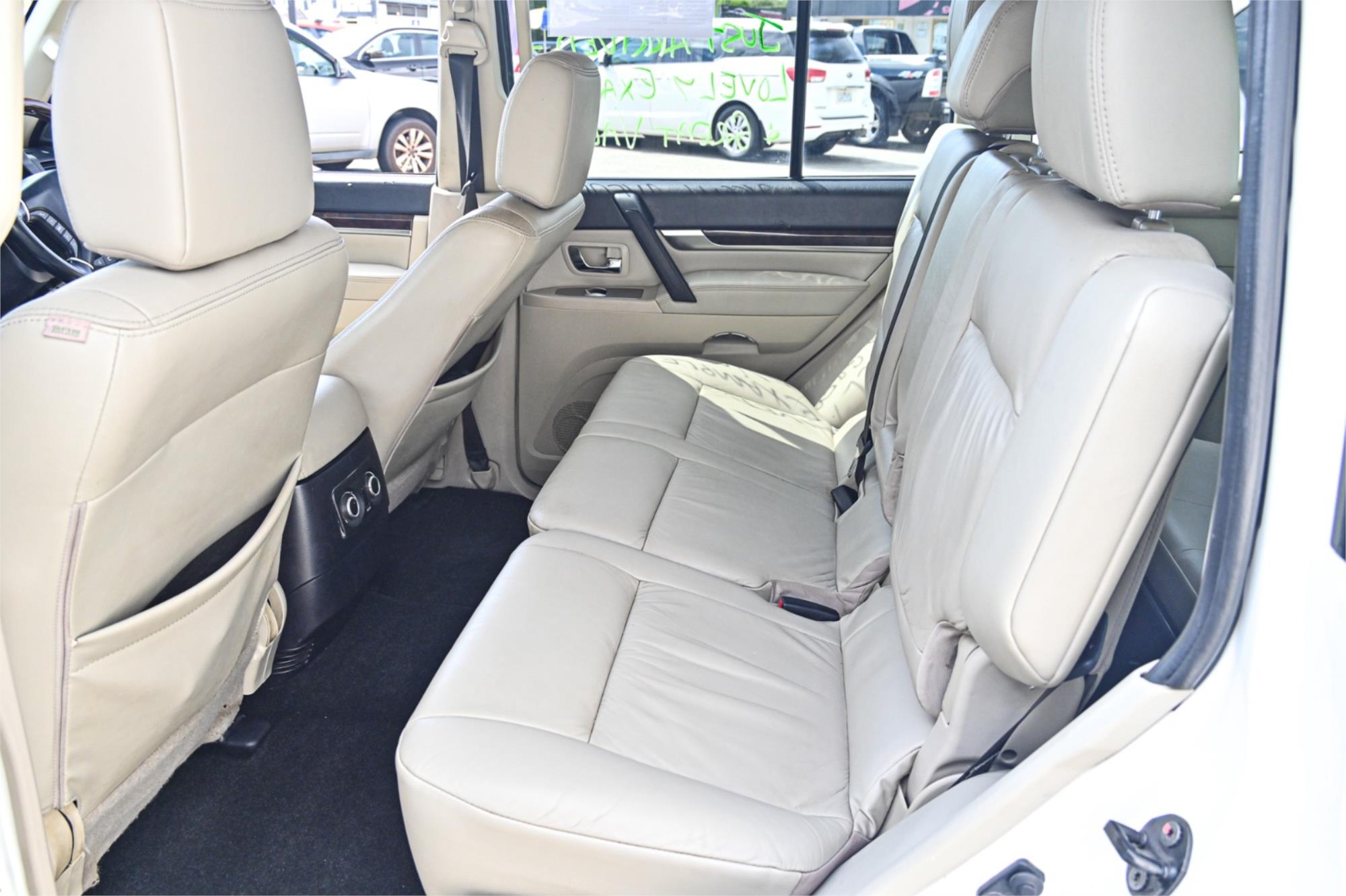 2010 MITSUBISHI PAJERO NT MY10 EXCEED LWB (4x4) 5 SP AUTO SPORTS MODE 4D WAGON