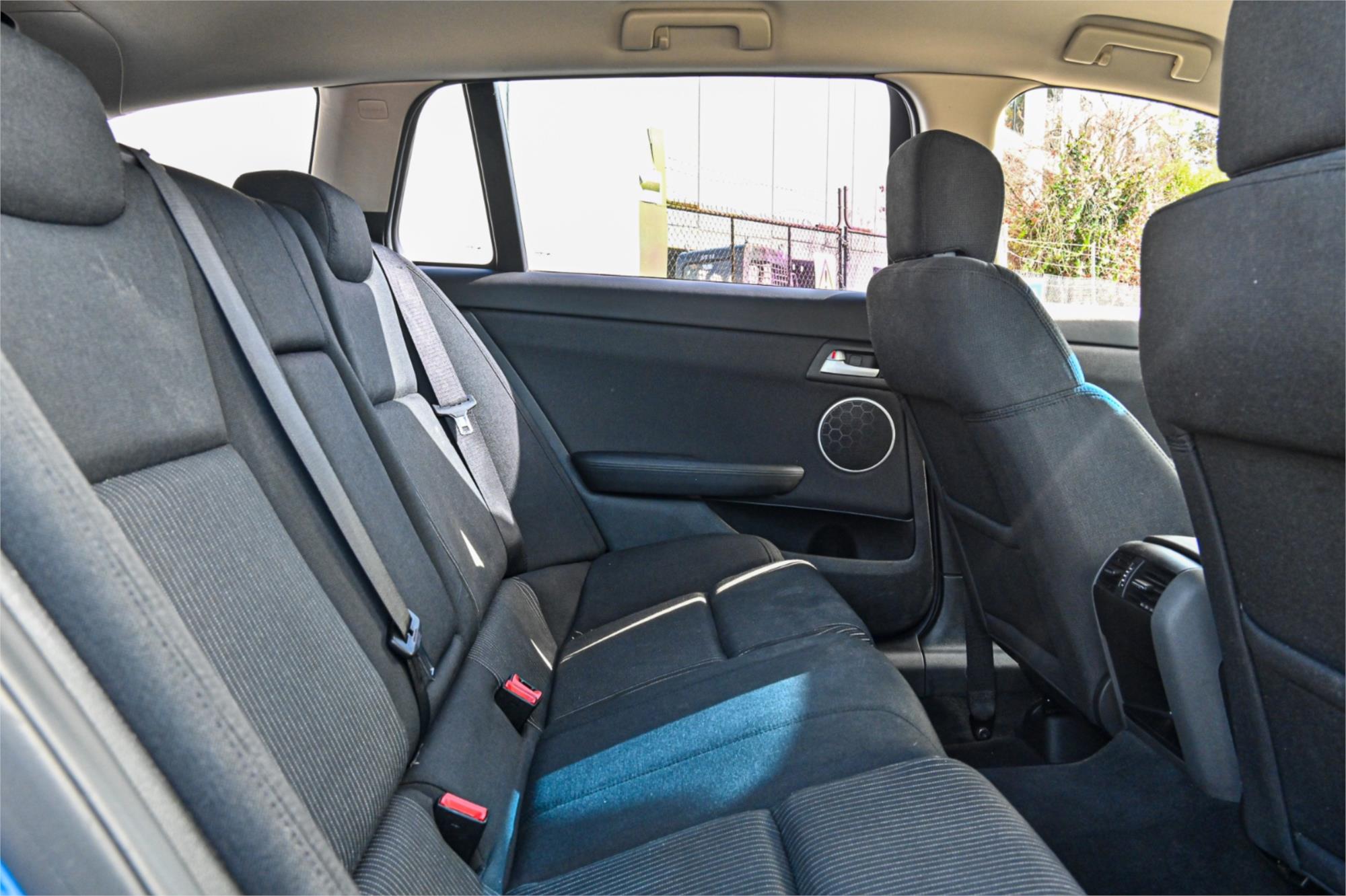 2011 HOLDEN COMMODORE VE II MY12 SV6 6 SP AUTOMATIC 4D SEDAN