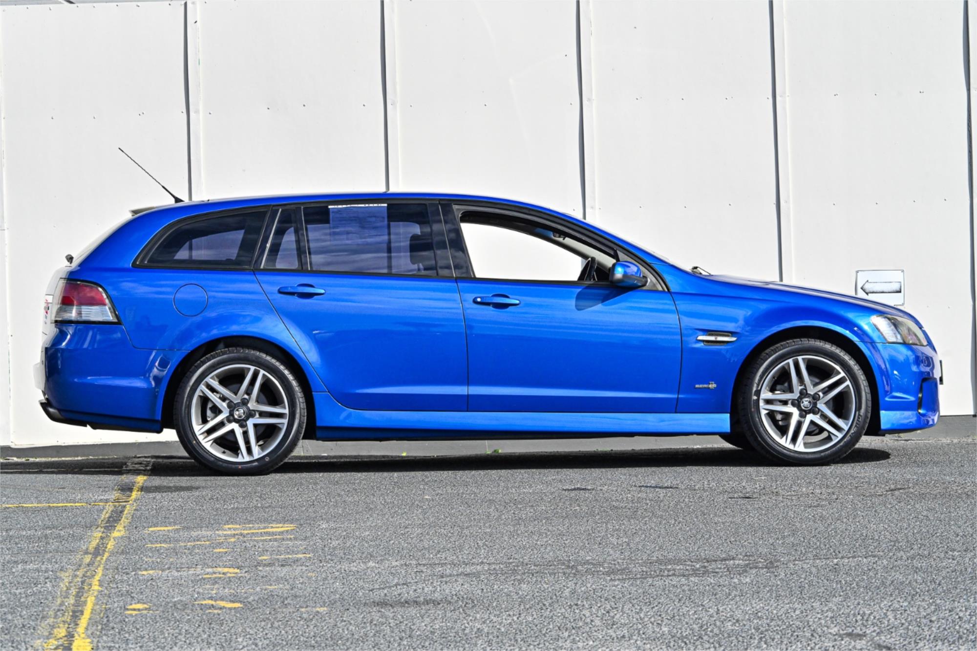 2011 HOLDEN COMMODORE VE II MY12 SV6 6 SP AUTOMATIC 4D SEDAN