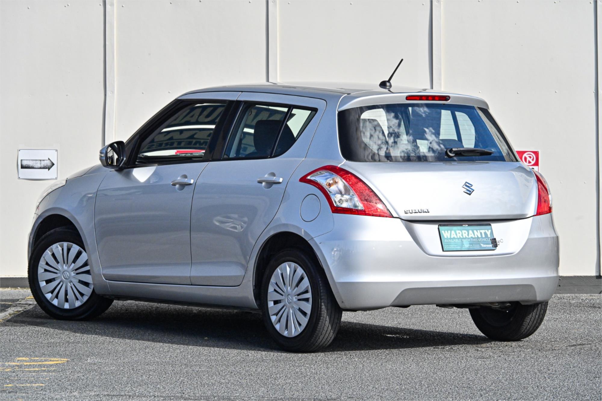2015 SUZUKI SWIFT FZ GL 5 SP MANUAL 5D HATCHBACK