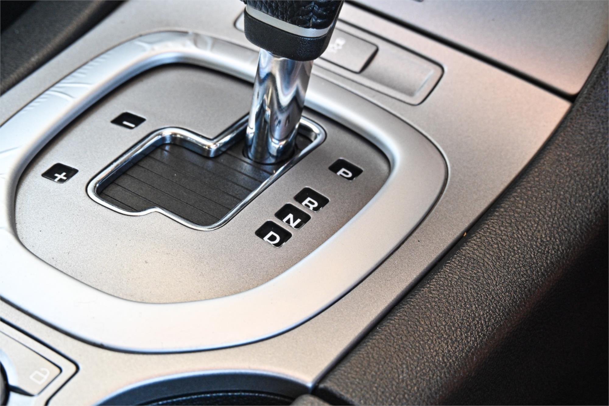 2012 HOLDEN CALAIS VE II MY12 6 SP AUTOMATIC 4D SPORTWAGON