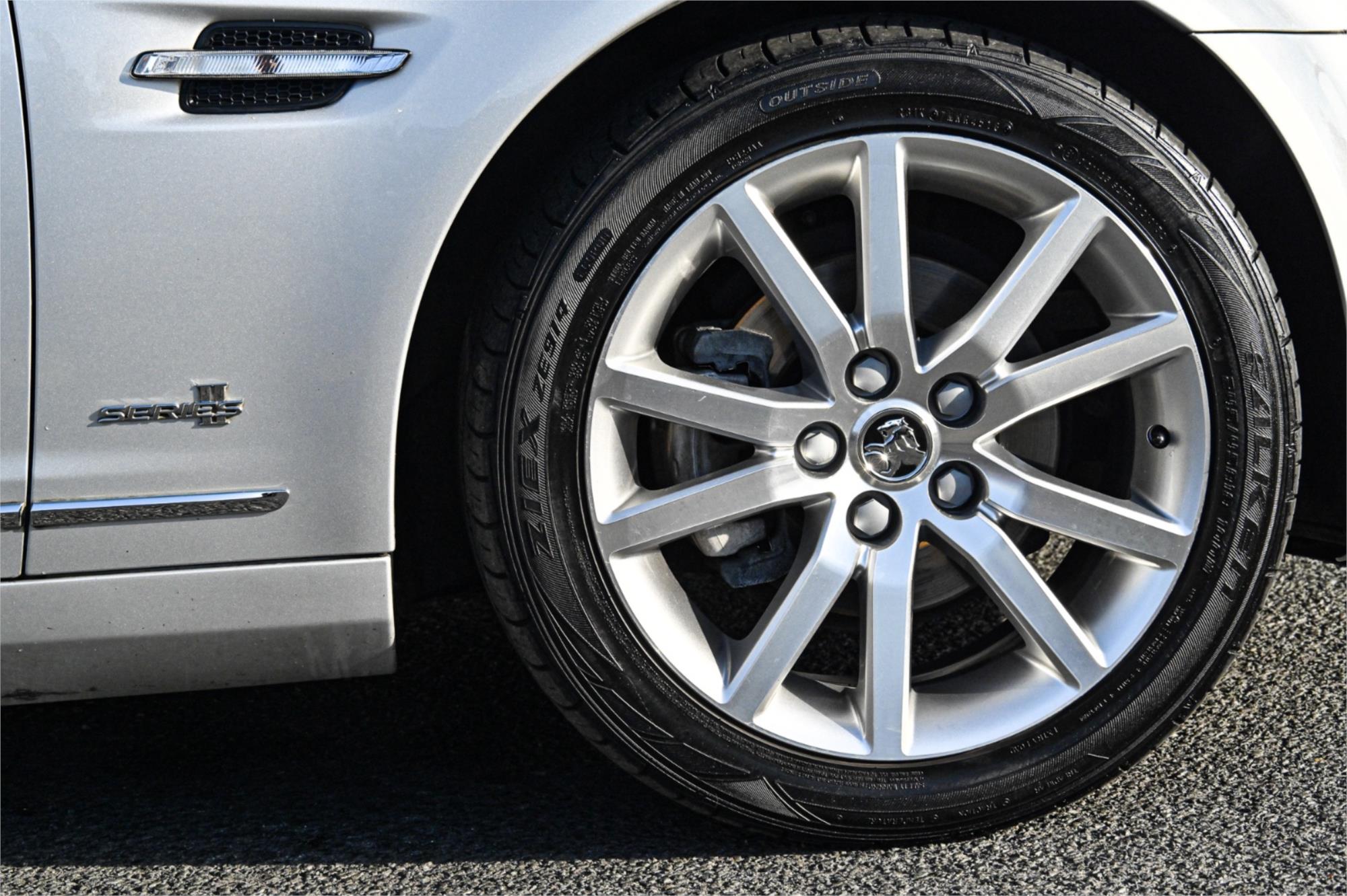 2012 HOLDEN CALAIS VE II MY12 6 SP AUTOMATIC 4D SPORTWAGON