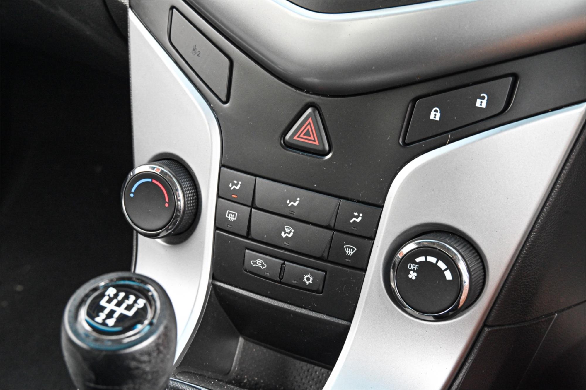2011 HOLDEN CRUZE JG CD 5 SP MANUAL 4D SEDAN
