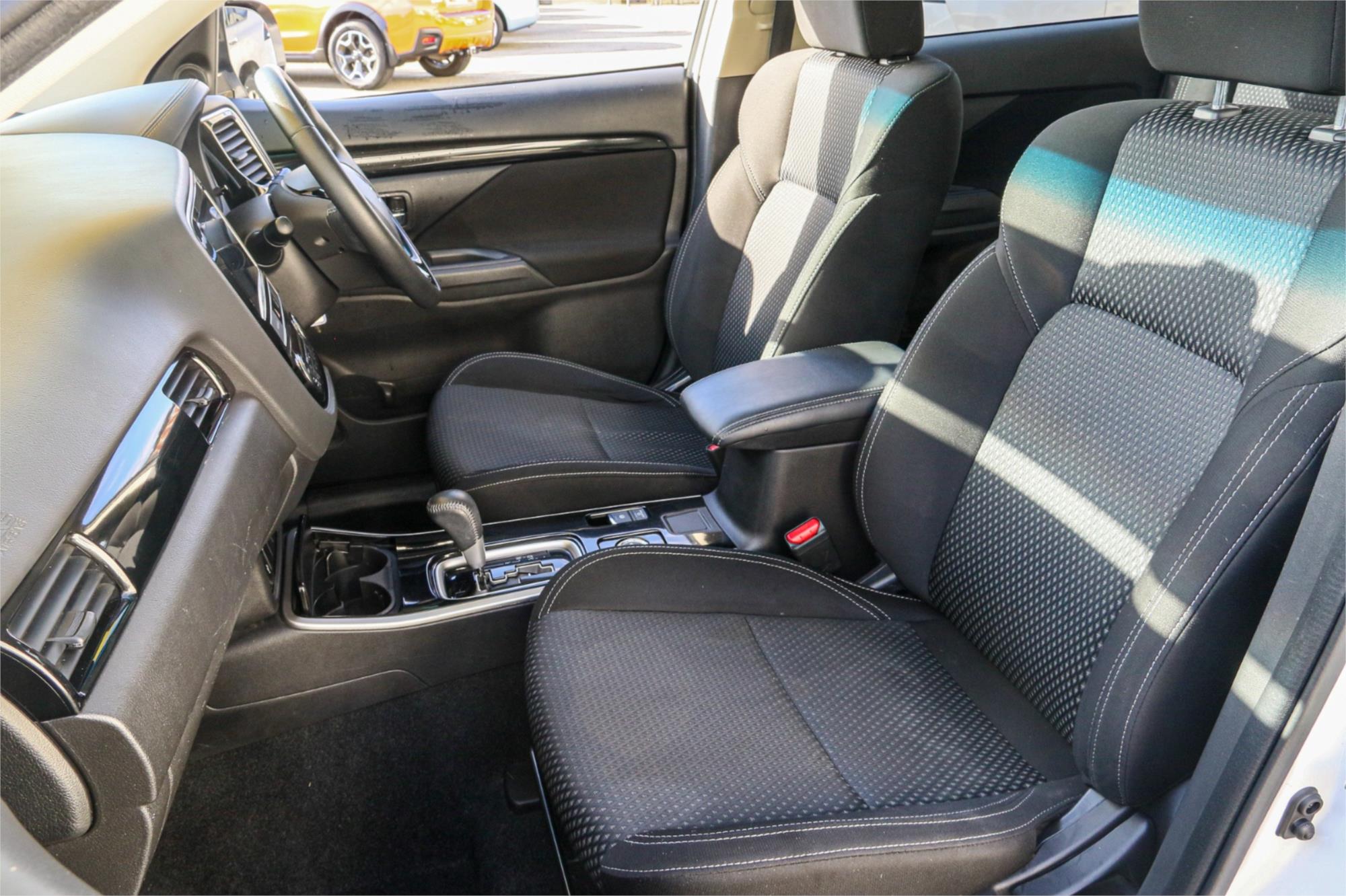 2019 MITSUBISHI OUTLANDER ZL MY19 ES 7 SEAT (AWD) CONTINUOUS VARIABLE 4D WAGON