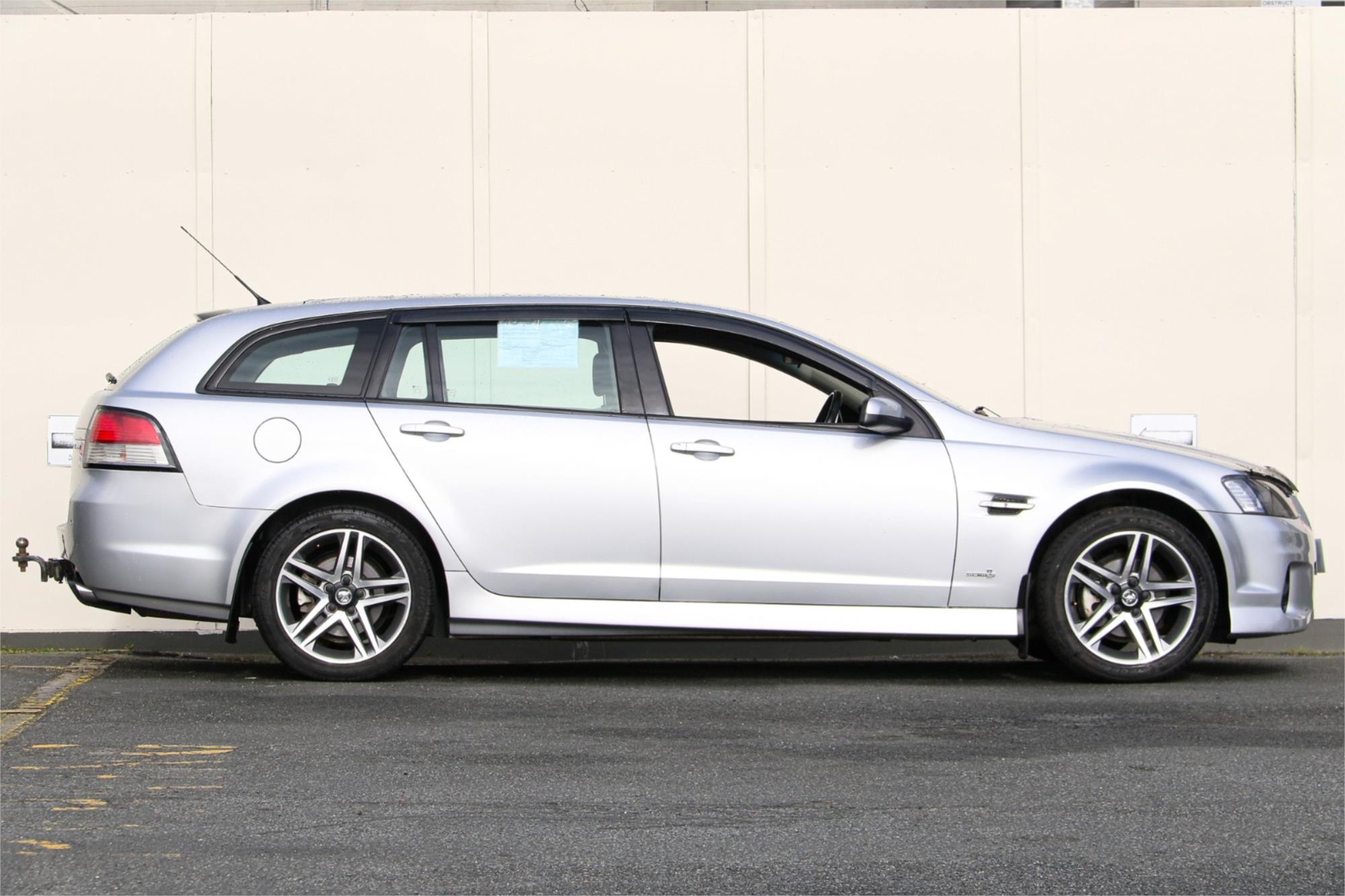 2011 HOLDEN COMMODORE VE II MY12 SV6 6 SP AUTOMATIC 4D SPORTWAGON