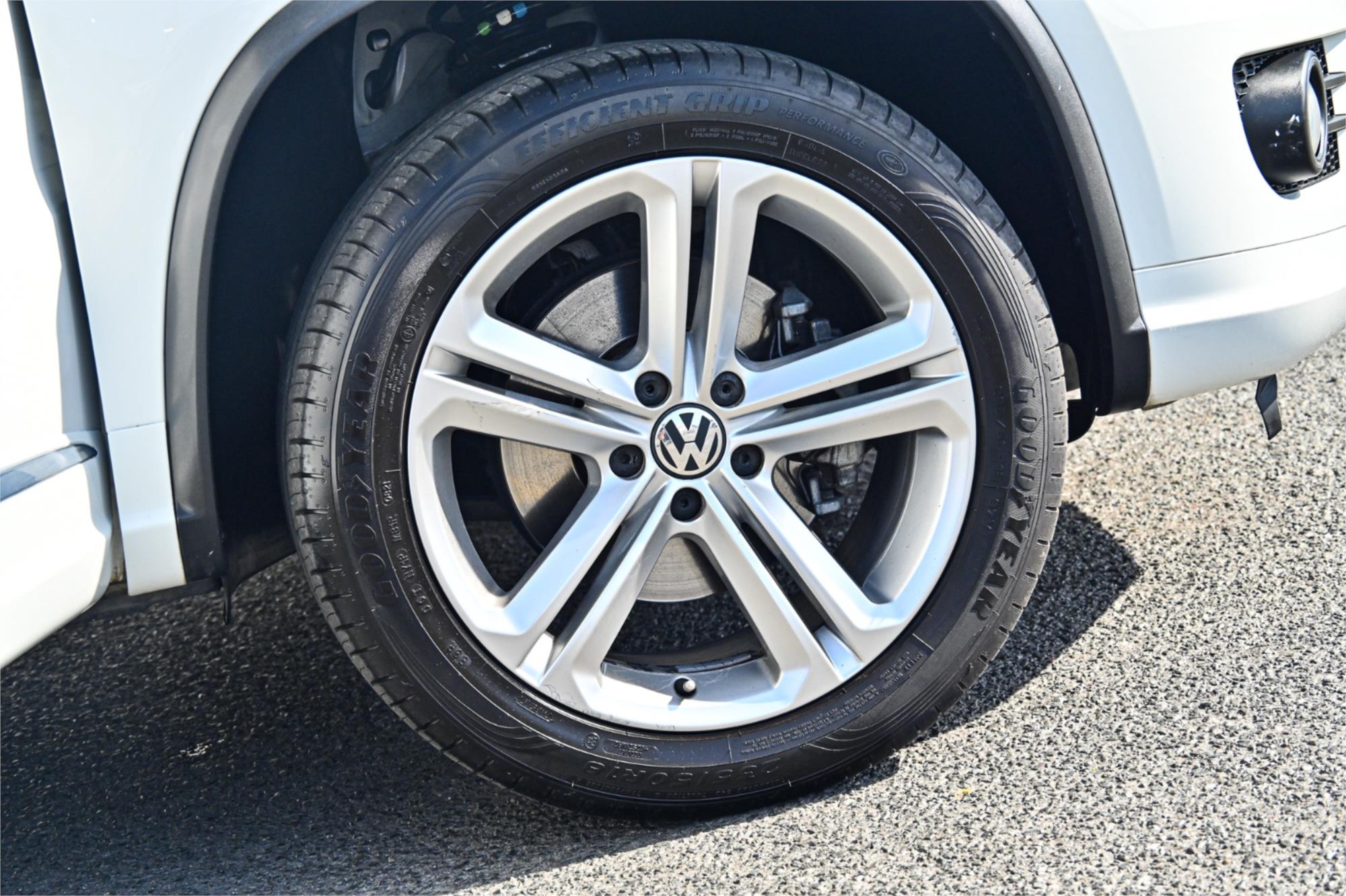2015 VOLKSWAGEN TIGUAN 5NC MY15 132 TSI (4x4) 7 SP AUTO DIRECT SHIFT 4D WAGON