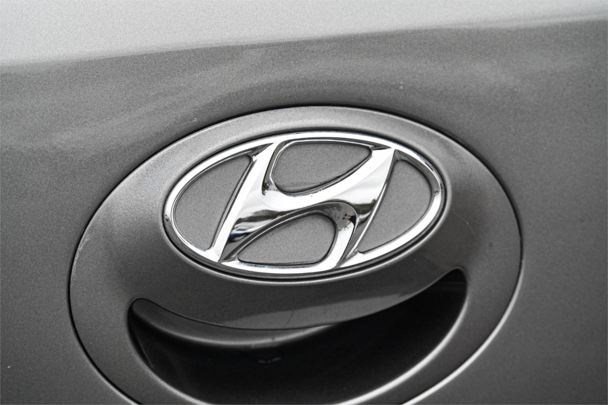 2012 HYUNDAI i20 PB MY12 ELITE 4 SP AUTOMATIC 5D HATCHBACK