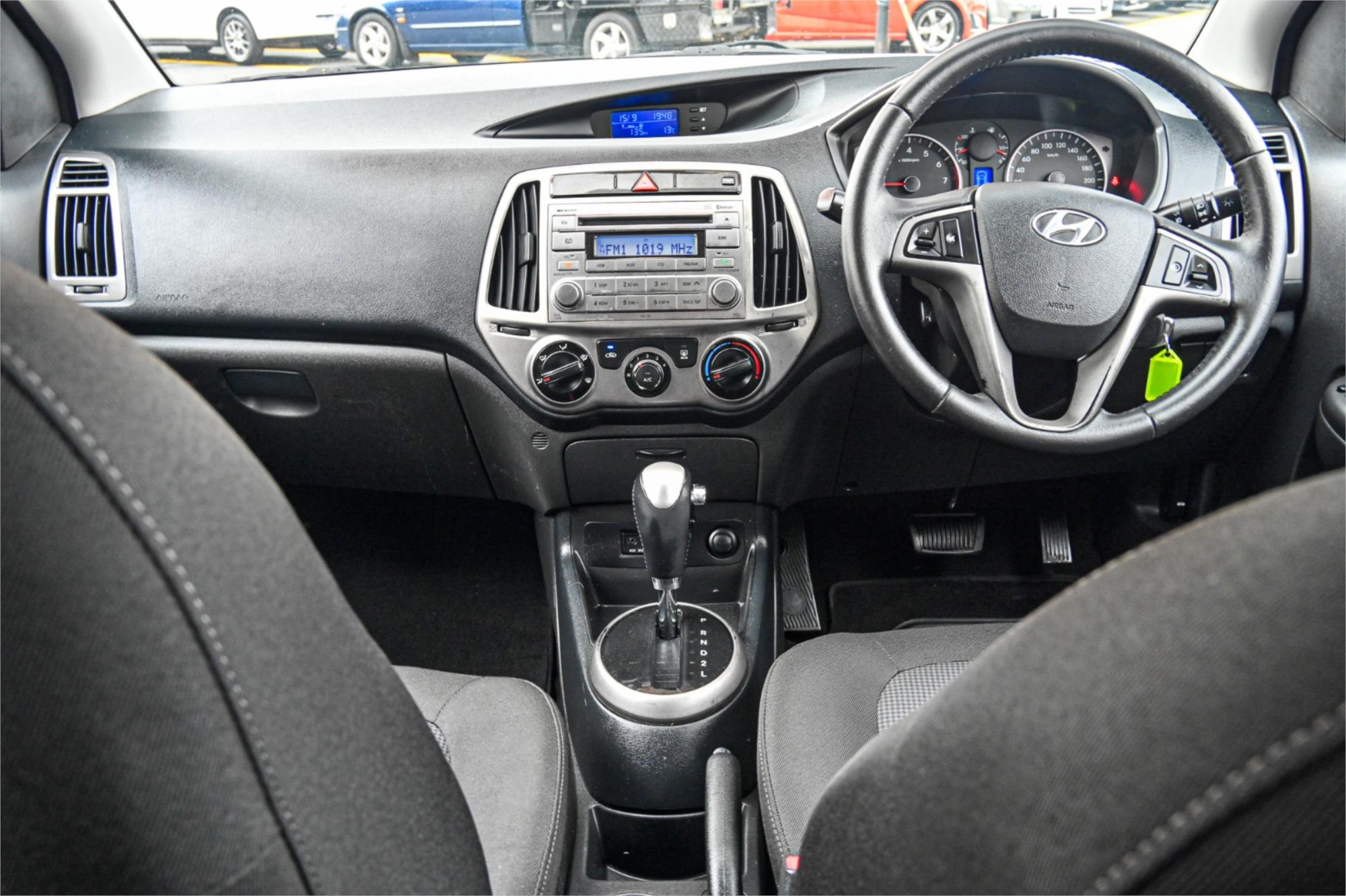 2012 HYUNDAI i20 PB MY12 ELITE 4 SP AUTOMATIC 5D HATCHBACK