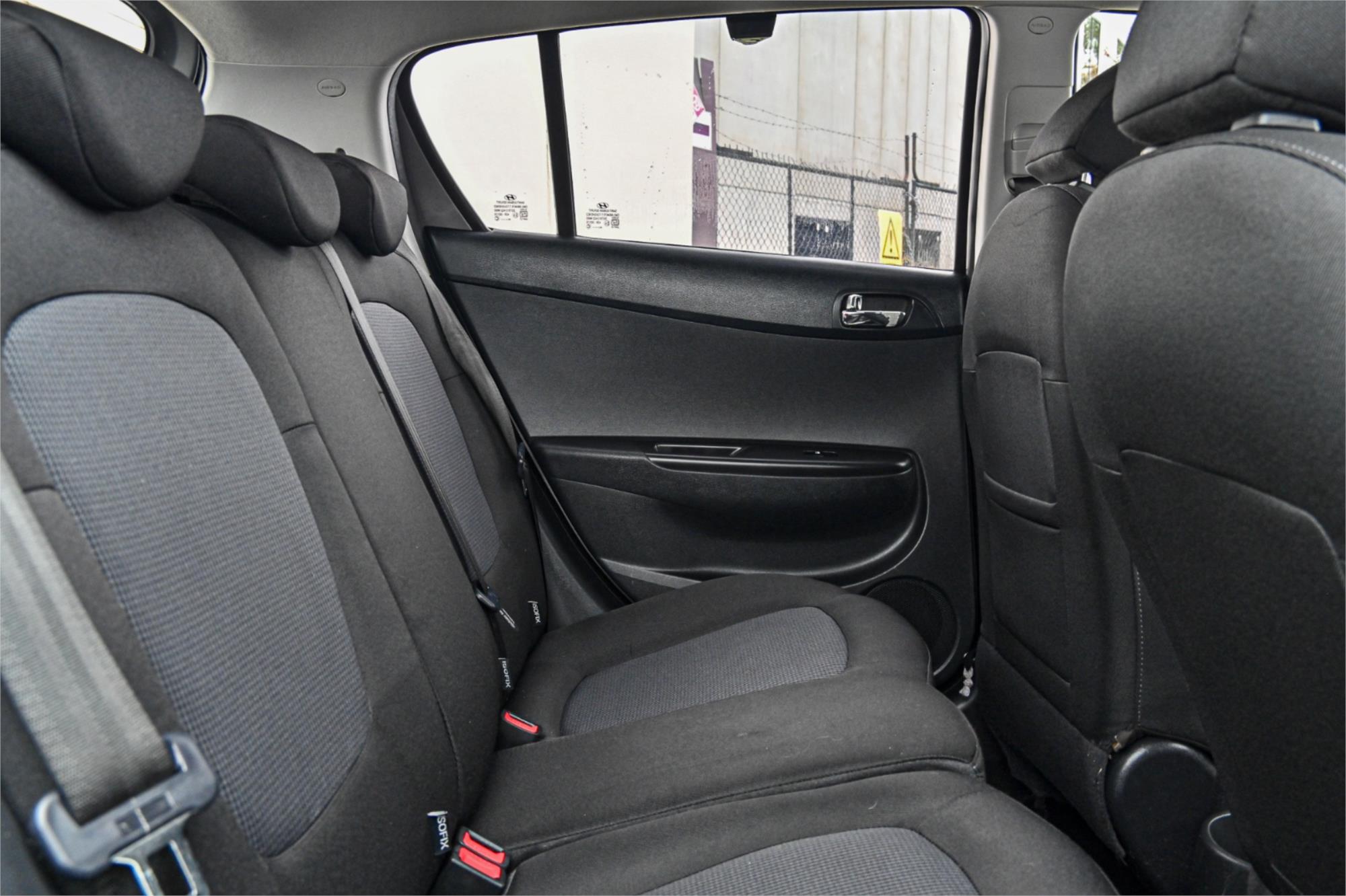 2012 HYUNDAI i20 PB MY12 ELITE 4 SP AUTOMATIC 5D HATCHBACK