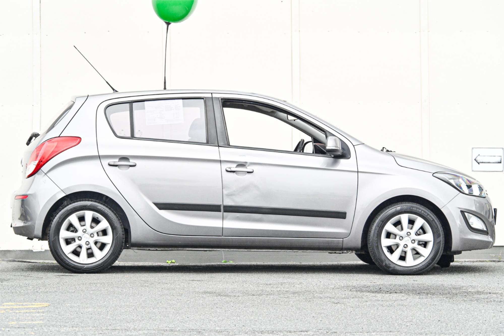 2012 HYUNDAI i20 PB MY12 ELITE 4 SP AUTOMATIC 5D HATCHBACK
