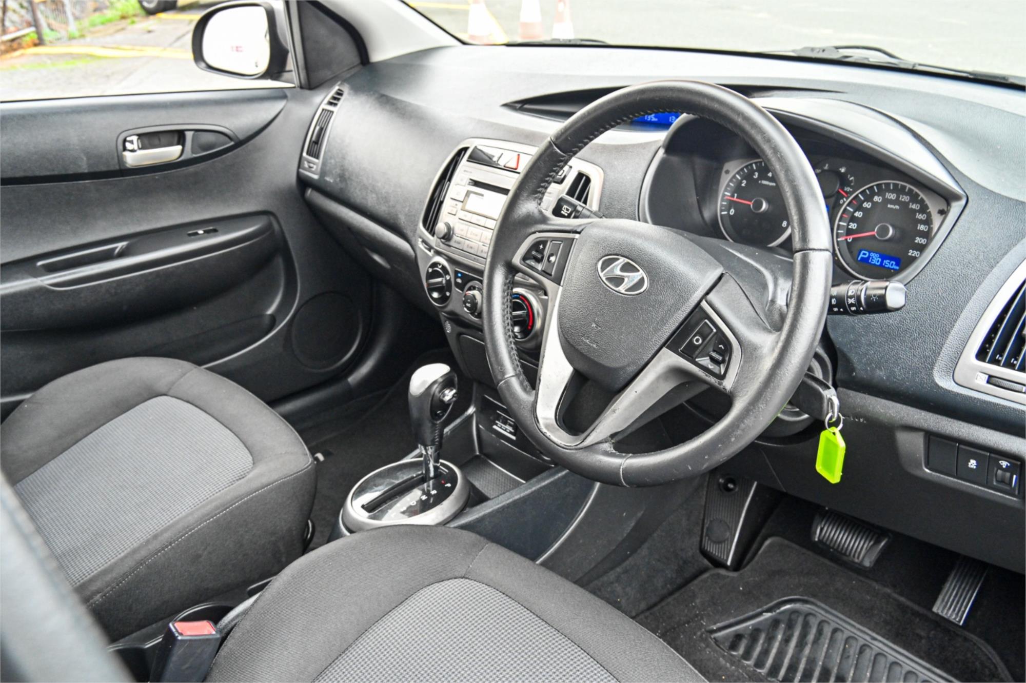 2012 HYUNDAI i20 PB MY12 ELITE 4 SP AUTOMATIC 5D HATCHBACK