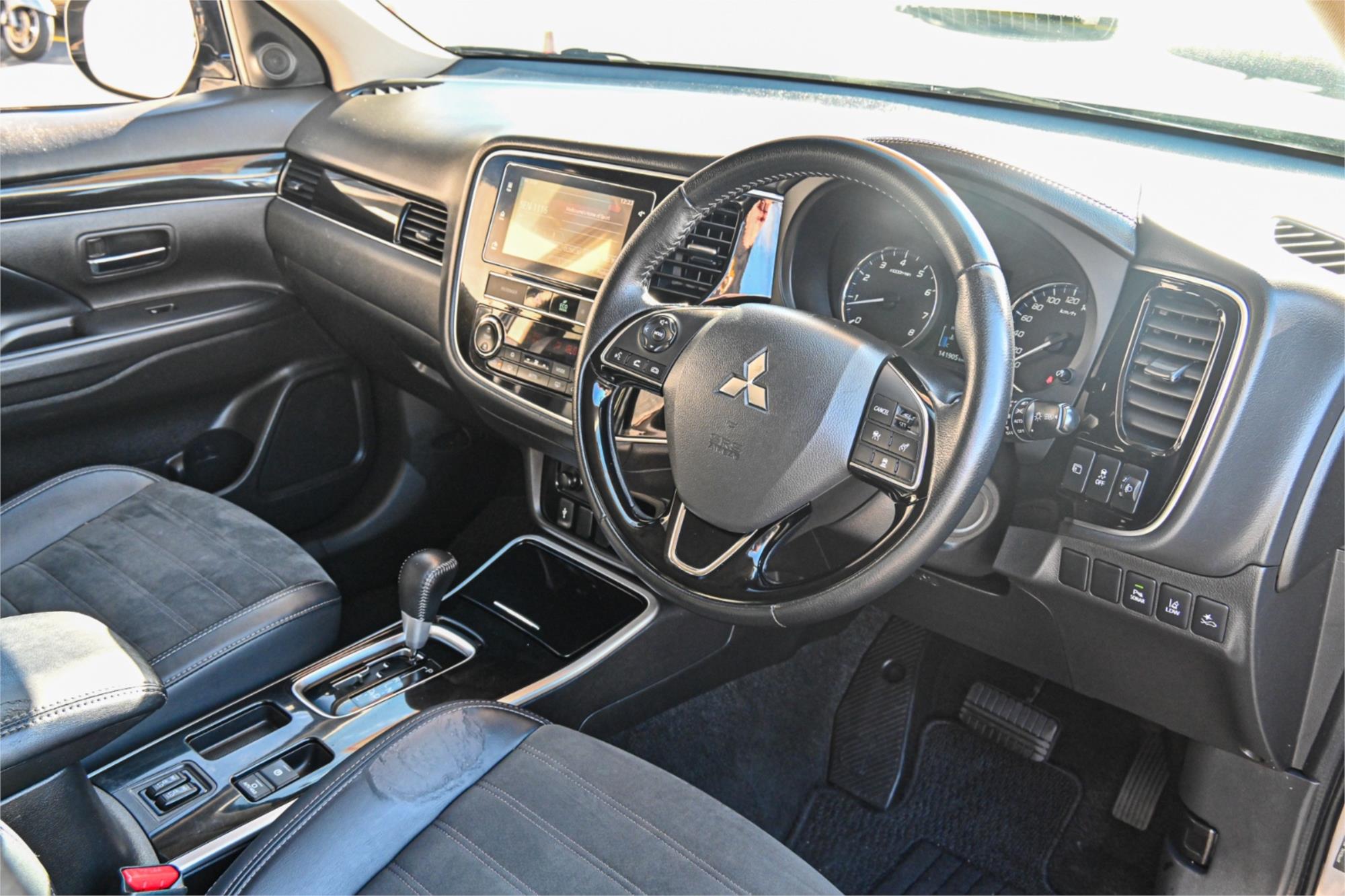 2018 MITSUBISHI OUTLANDER ZL MY18.5 LS 7 SEAT (AWD) 6 SP AUTOMATIC 4D WAGON
