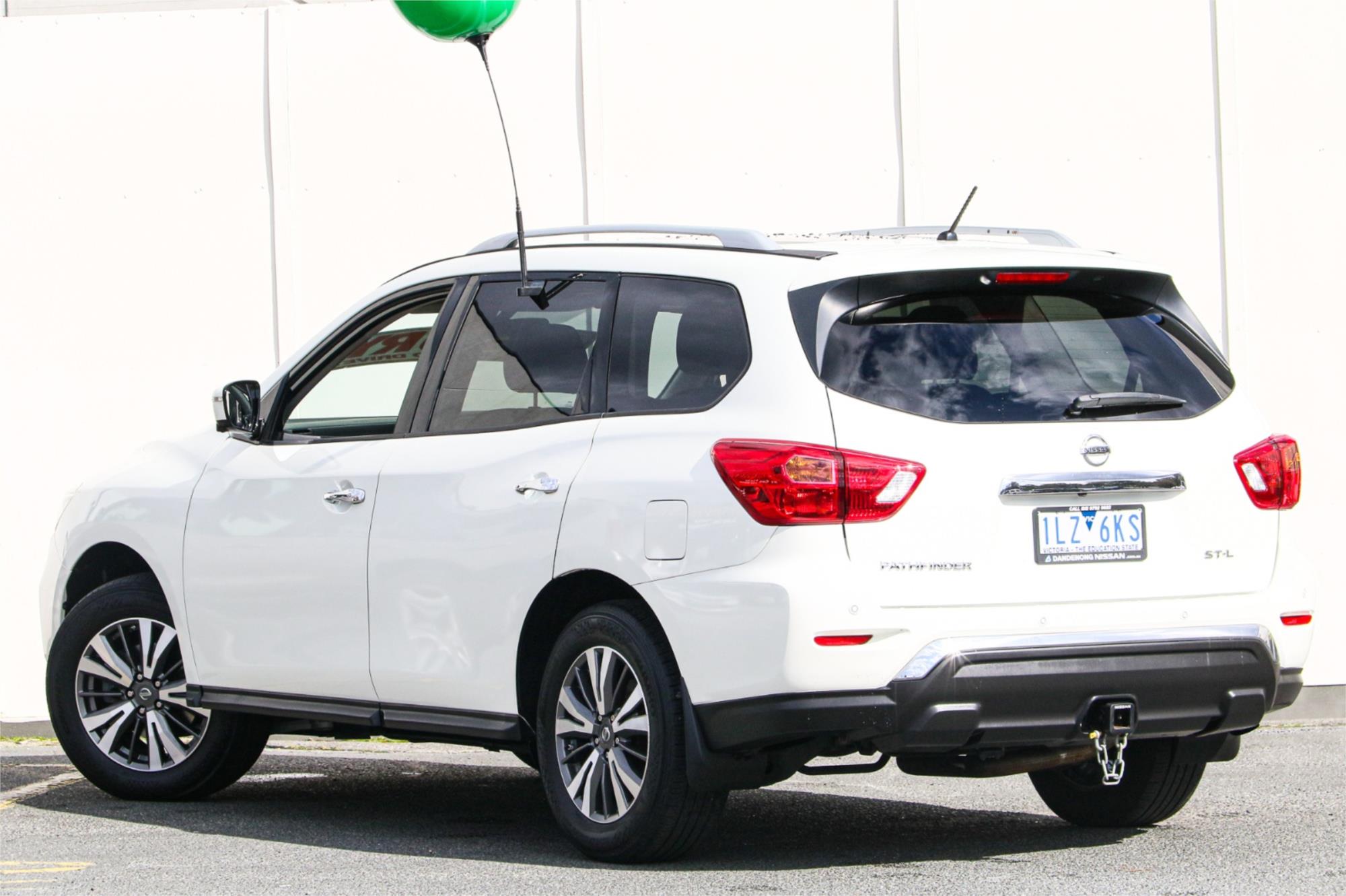 2017 NISSAN PATHFINDER R52 MY17 SERIES 2 ST-L (4x2) CONTINUOUS VARIABLE 4D WAGON