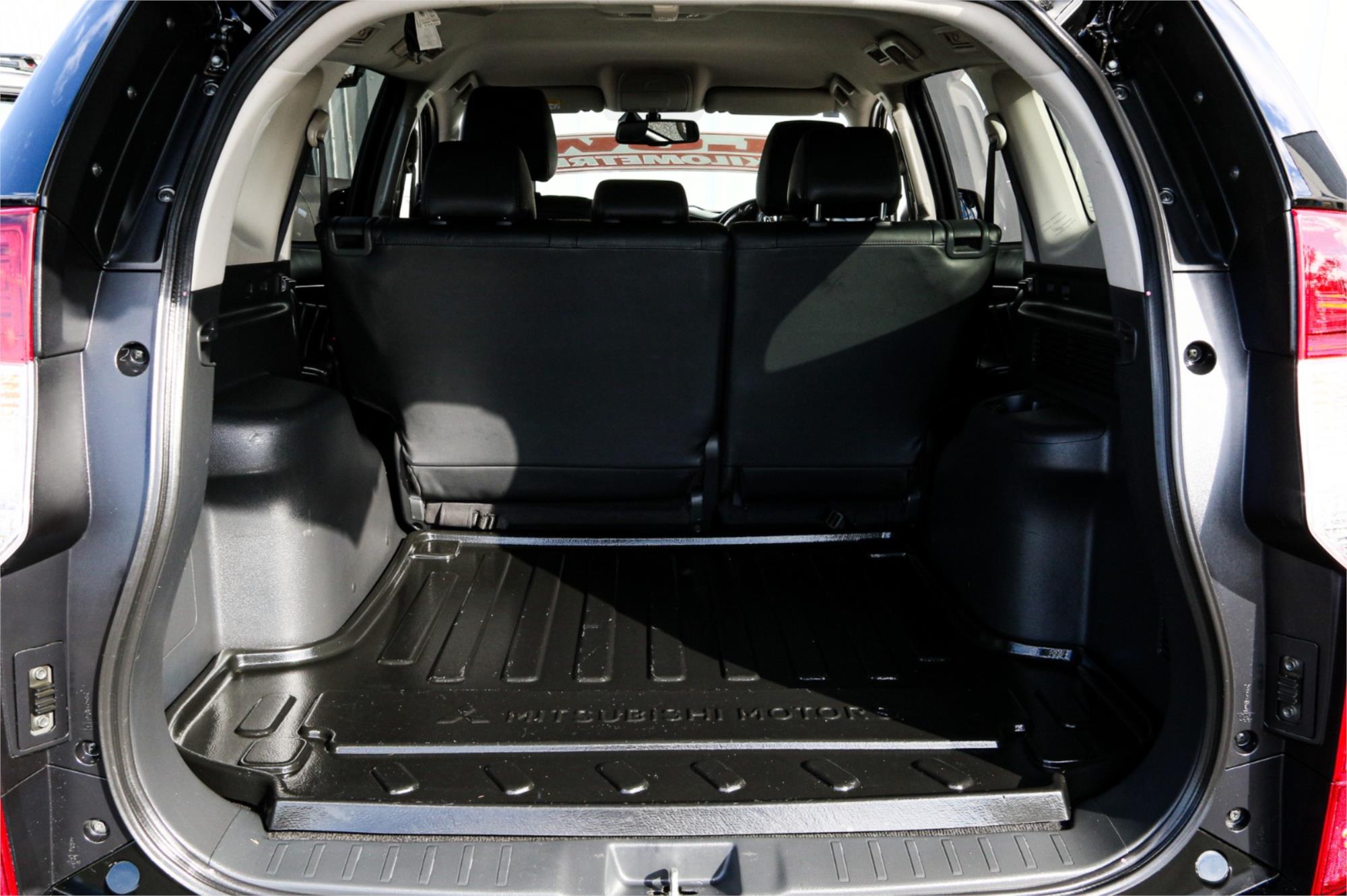 2019 MITSUBISHI PAJERO SPORT QE MY19 GLS (4x4) 7 SEAT 8 SP AUTOMATIC 4D WAGON