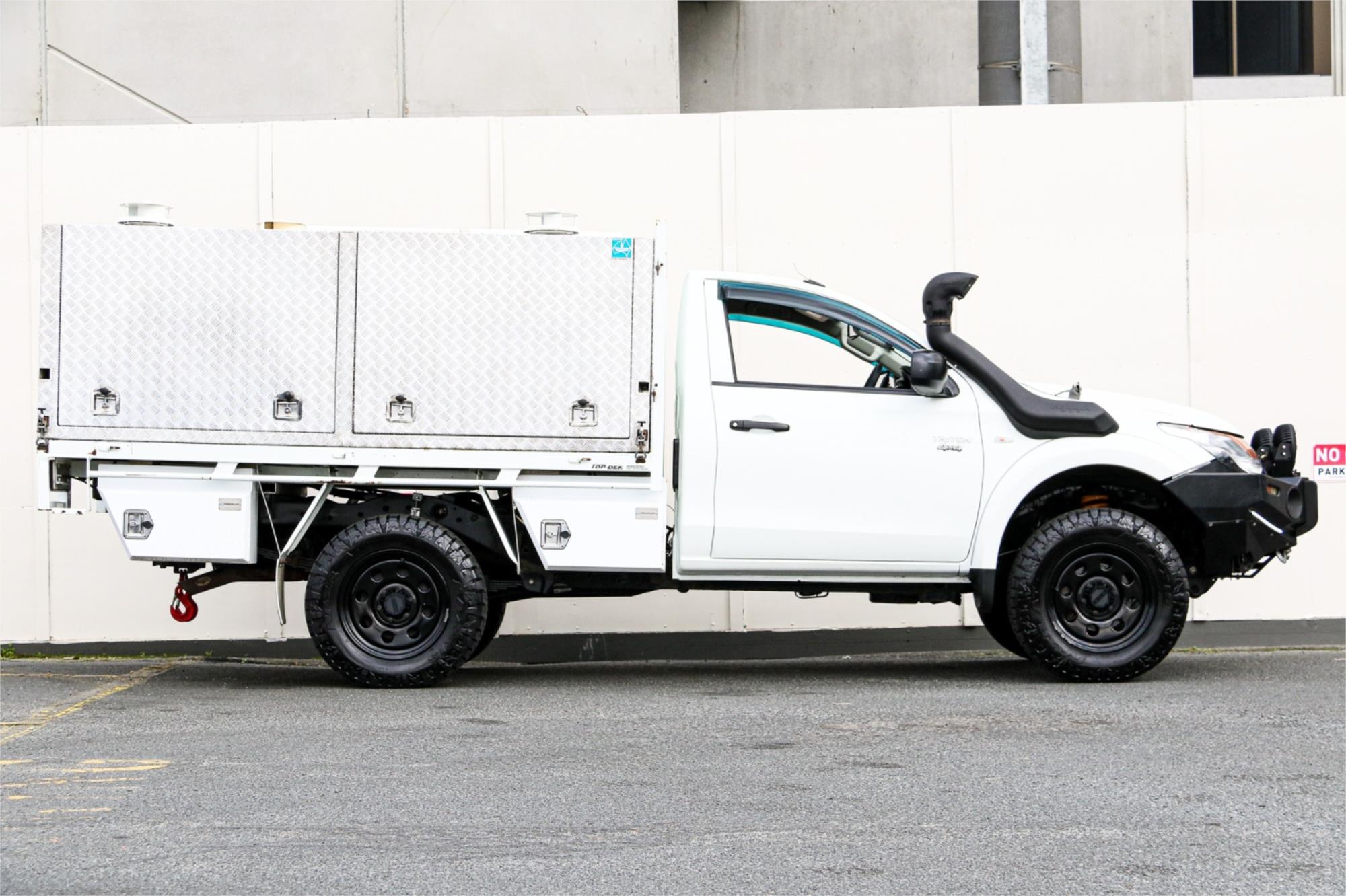 2018 MITSUBISHI TRITON MQ MY18 GLX (4x4) 6 SP MANUAL CLUB C/CHAS