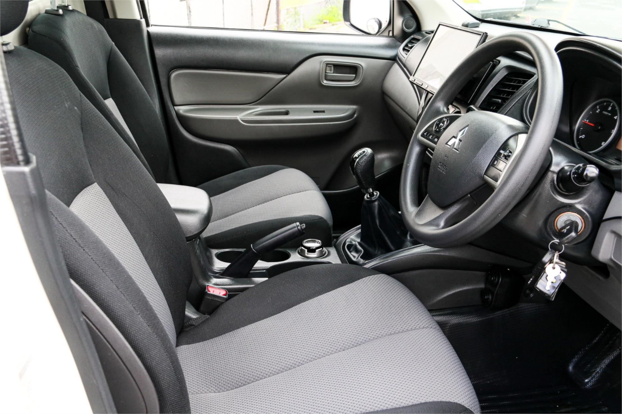 2018 MITSUBISHI TRITON MQ MY18 GLX (4x4) 6 SP MANUAL CLUB C/CHAS